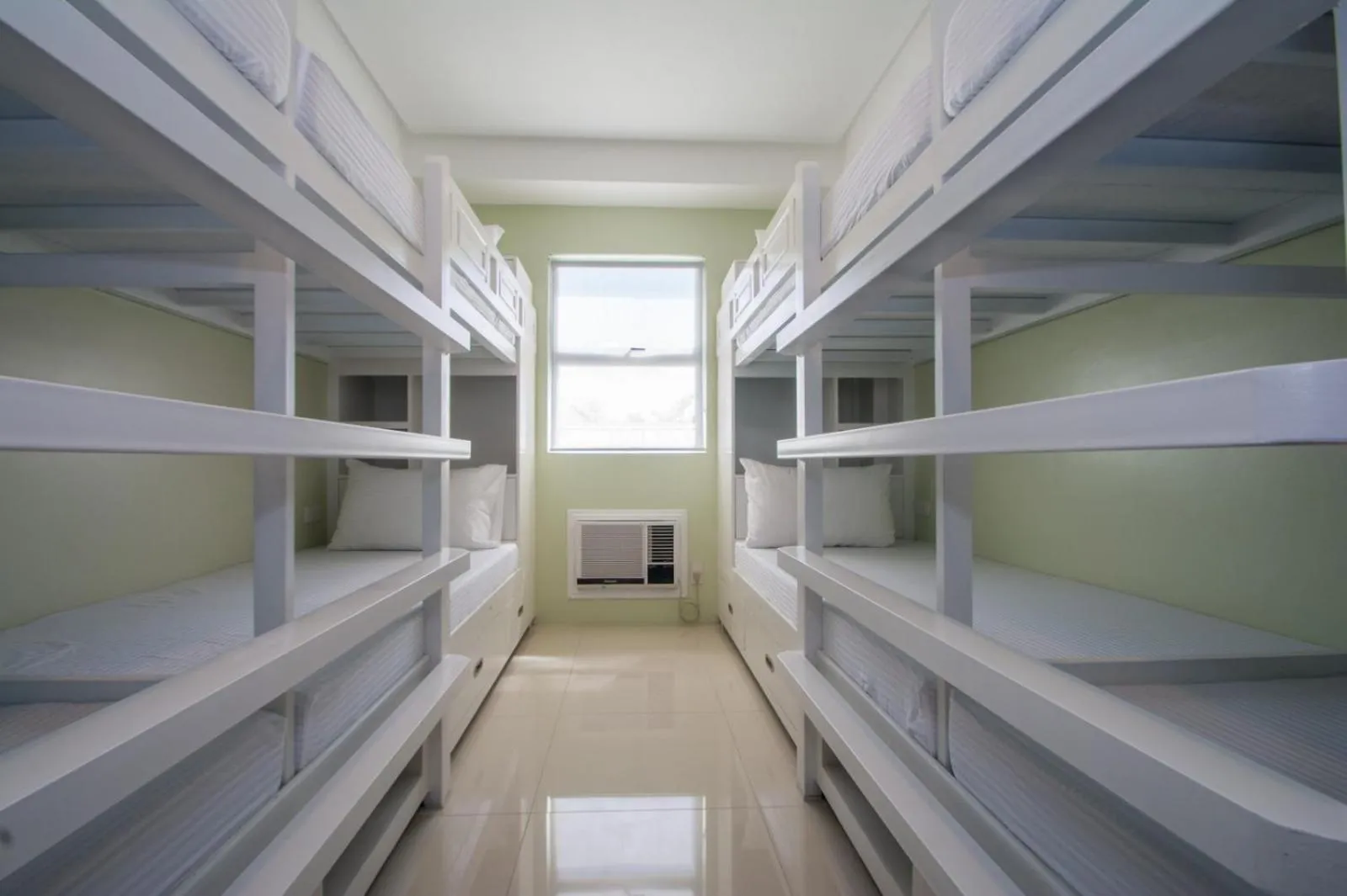 Bed in Shore Time Dormitel