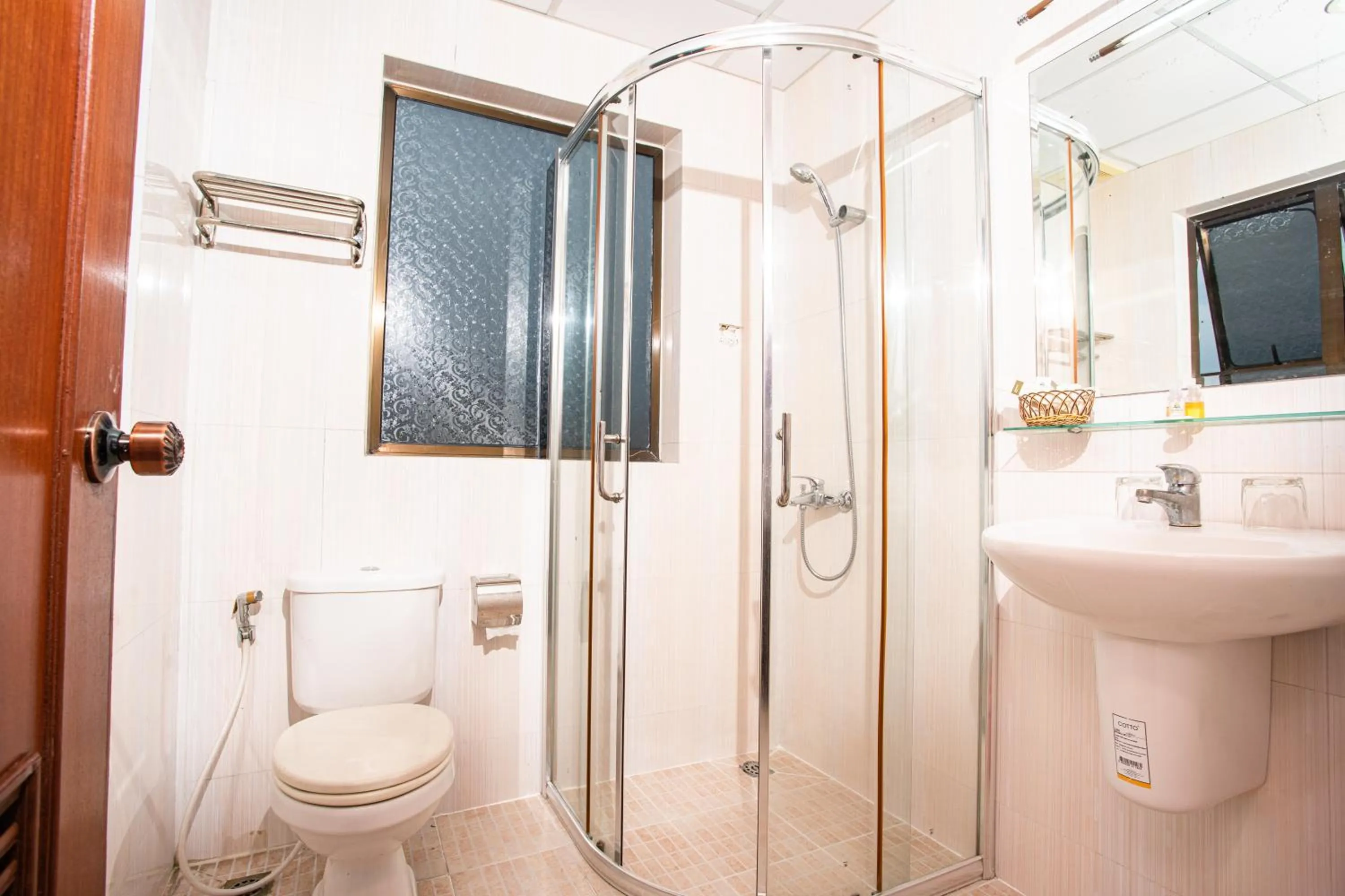 Shower in Silver Mounts Hotel