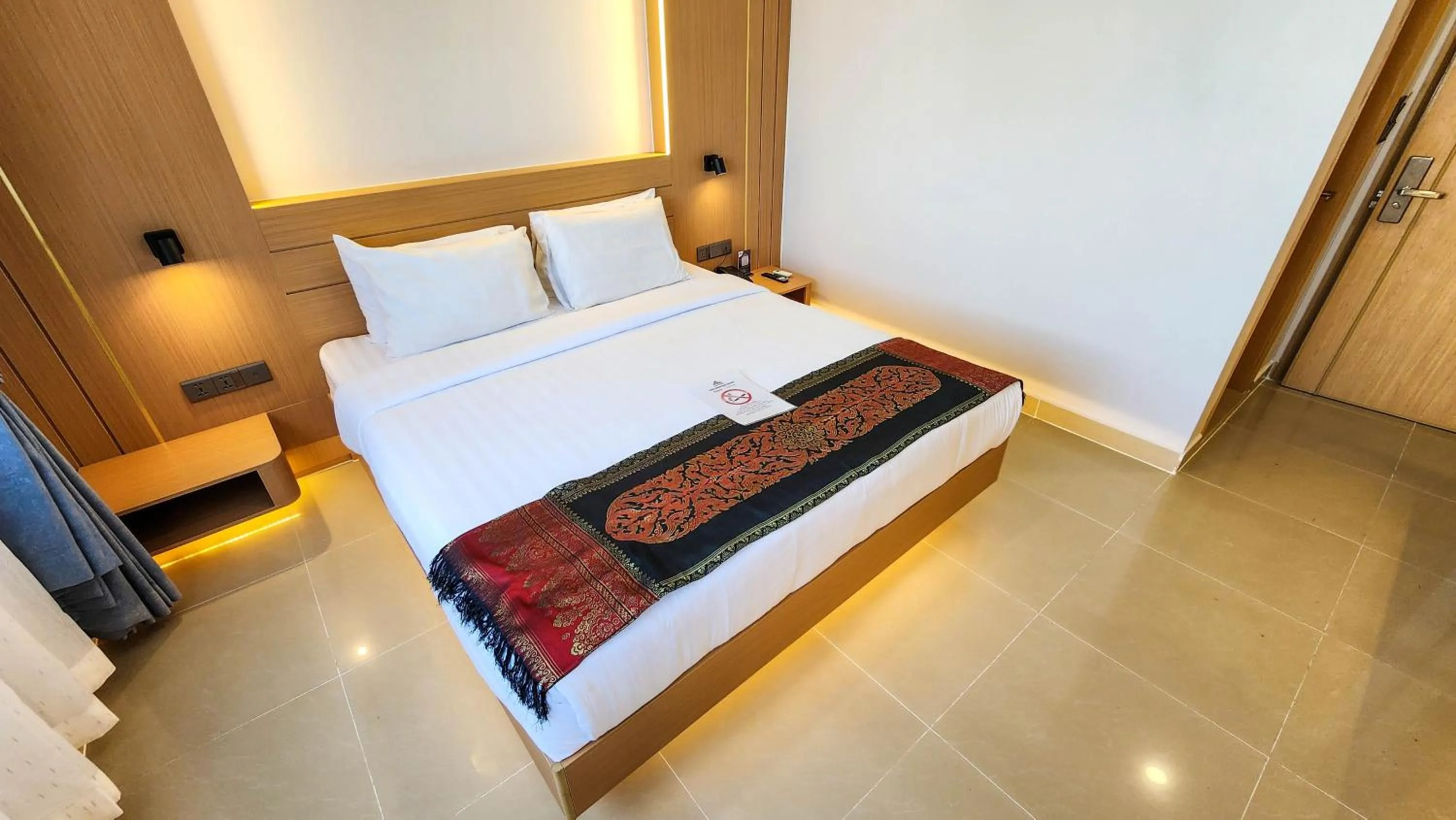 Bed in Silver Mounts Hotel
