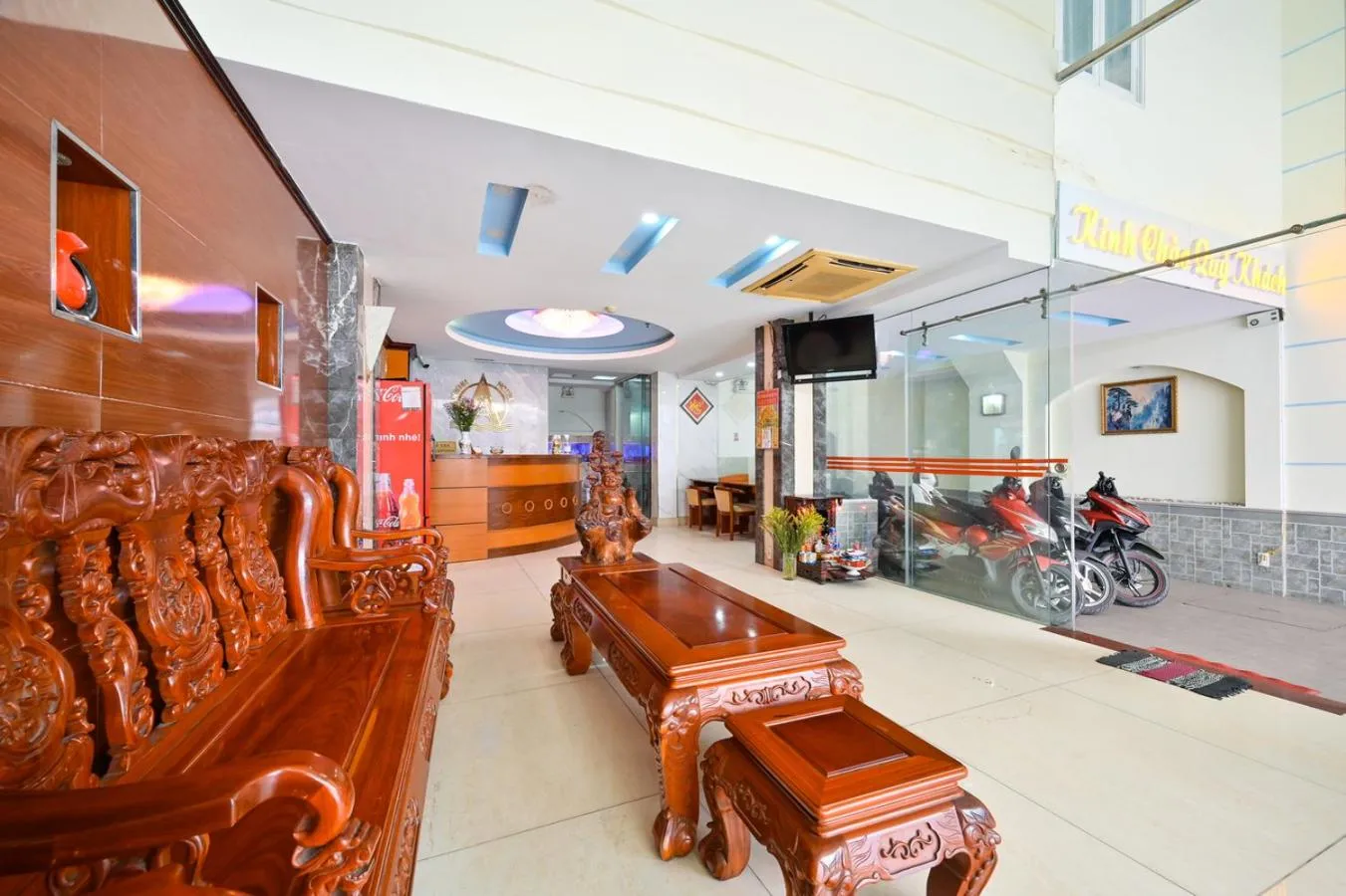Seating area in An Binh 2 hotel near Dam Sen Park