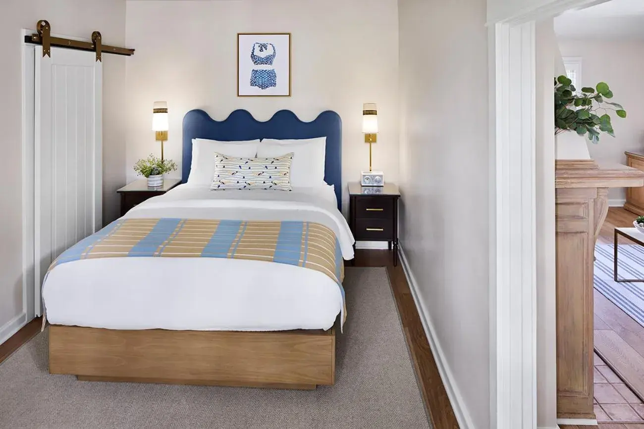 Signature Queen Suite + Sofa Bed in Channel Road Inn, A Four Sisters Inn Signature Queen Suite + Sofa Bed in Channel Road Inn, A Four Sisters Inn