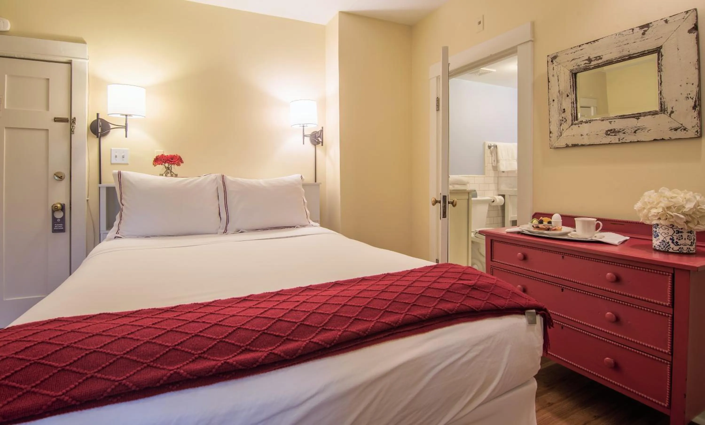 Bed in Channel Road Inn, A Four Sisters Inn