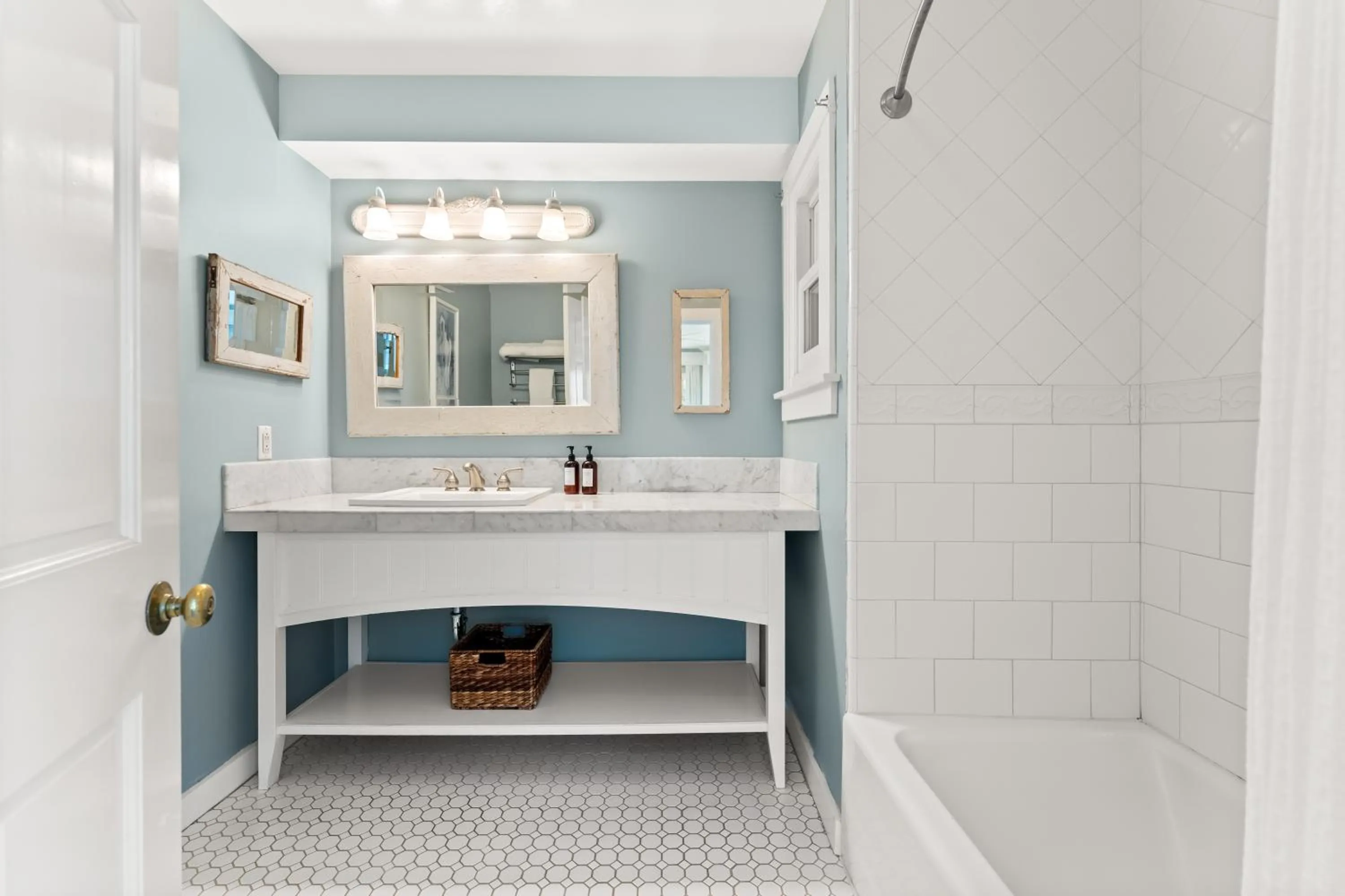 Channel Road Inn, A Four Sisters Inn