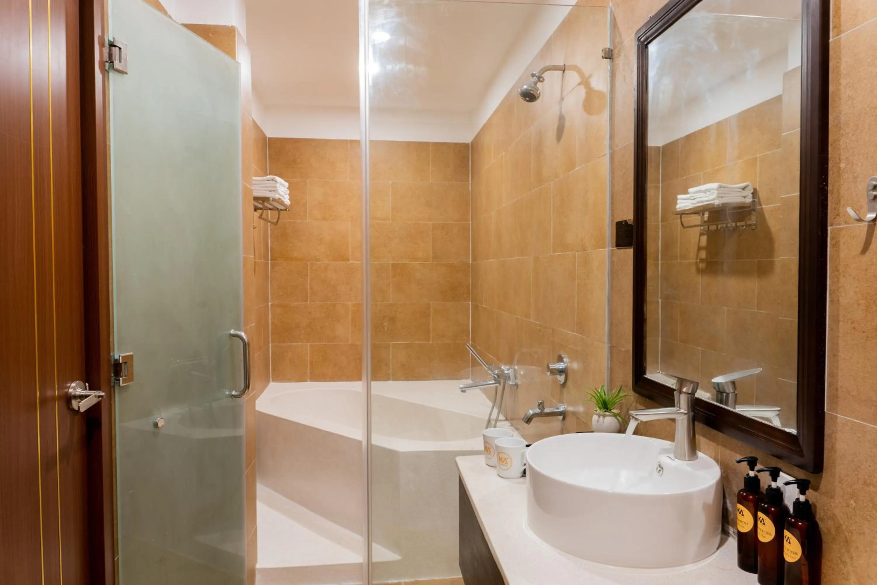 Shower in KA VILLA - AN BANG BEACH, Free pick up 3 nights