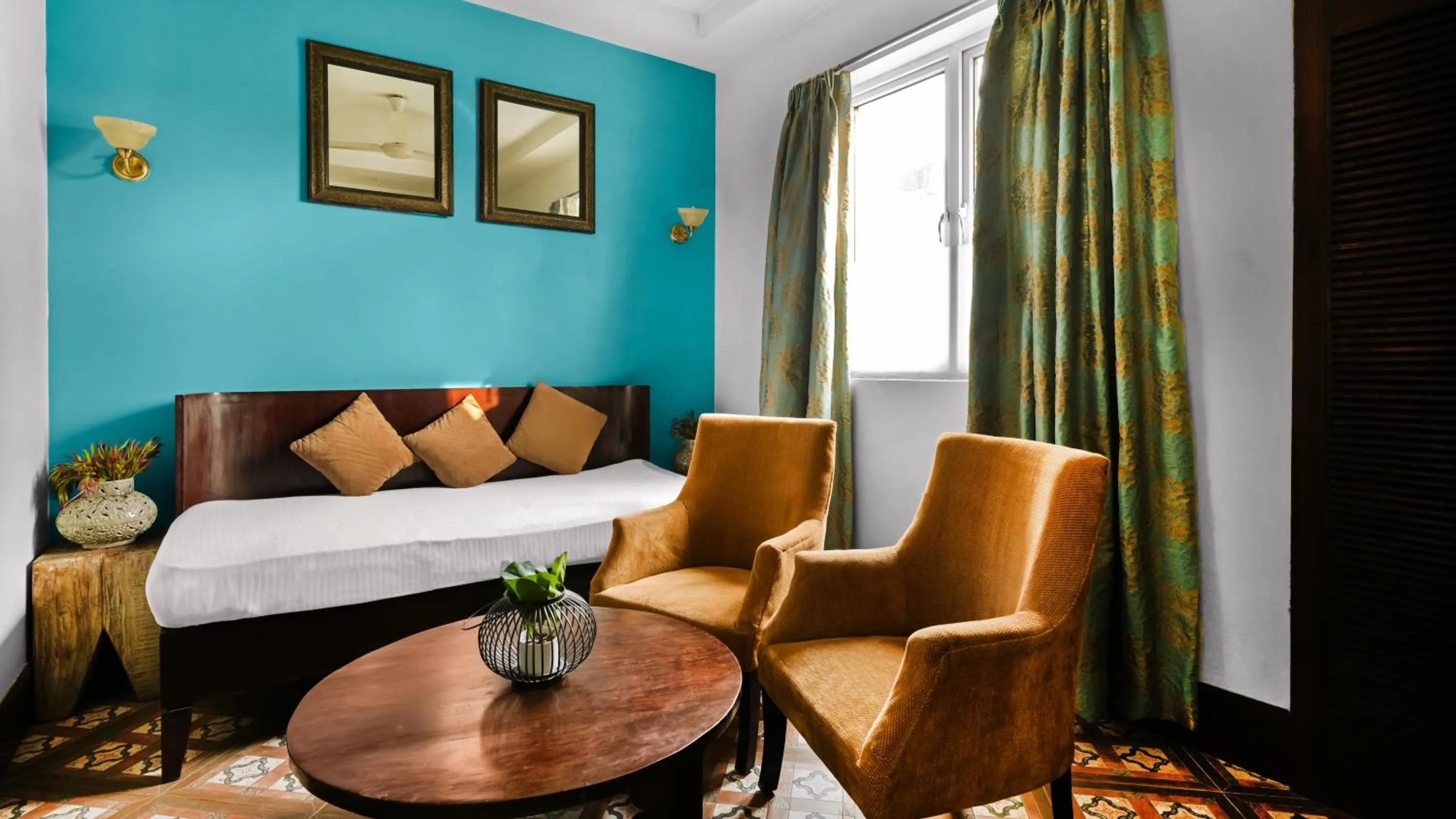 Seating area, Bed in Hotel Ajanta - Colonial Charm Award Winning Luxury Hotel in the Heart of the City