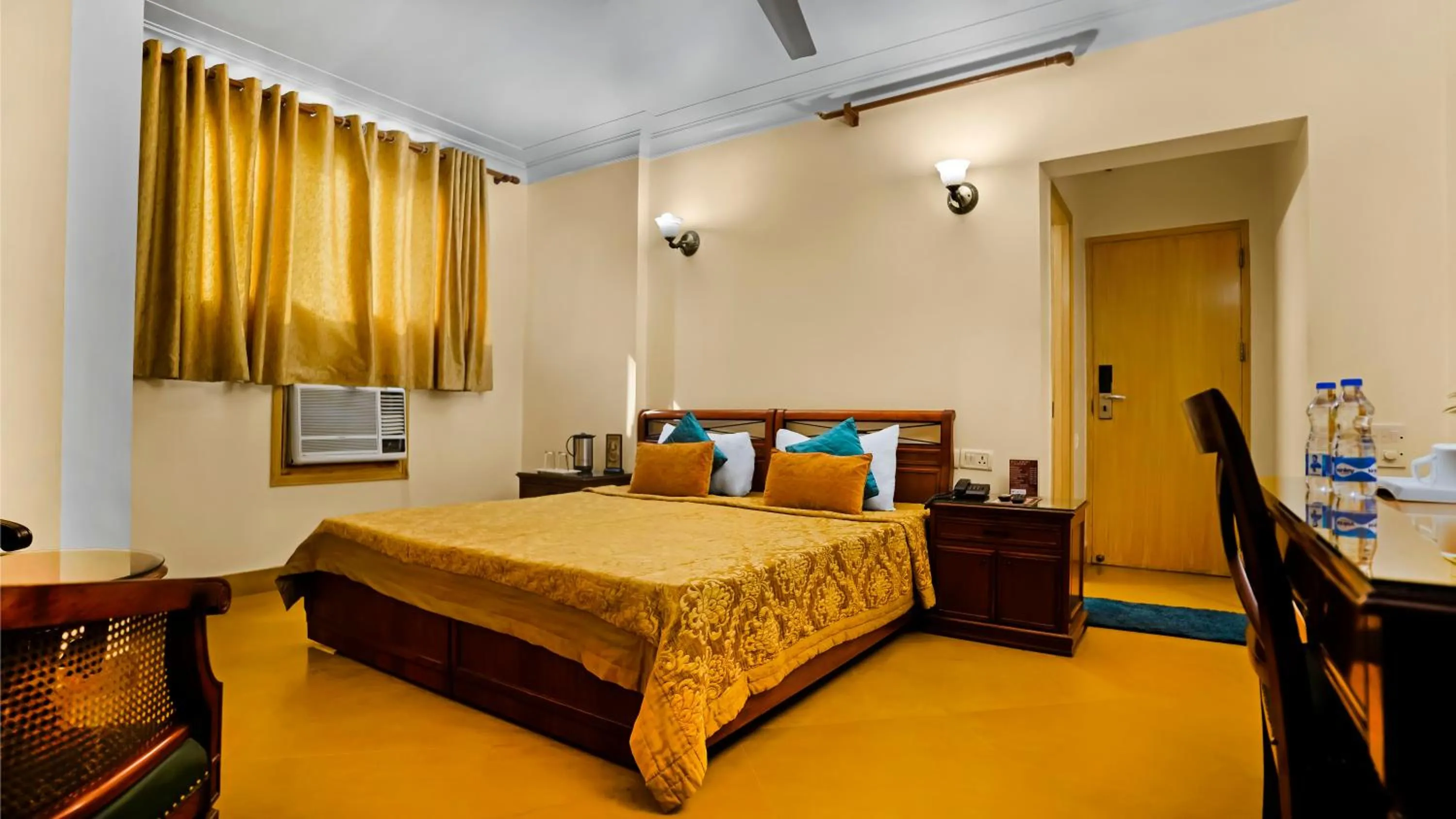 Bed in Hotel Ajanta - Colonial Charm Award Winning Luxury Hotel in the Heart of the City