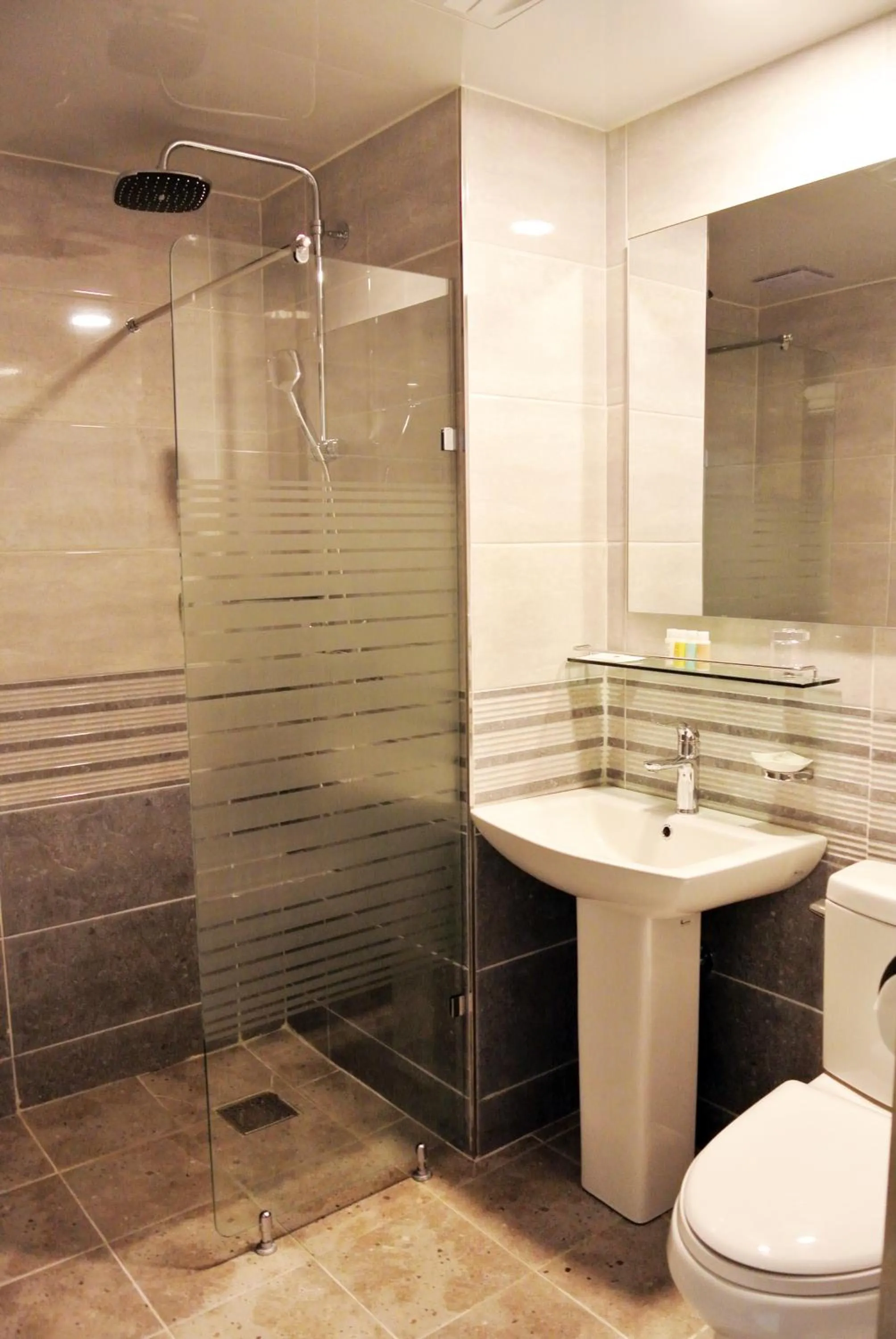 Shower in Jeju Noblesse Hotel