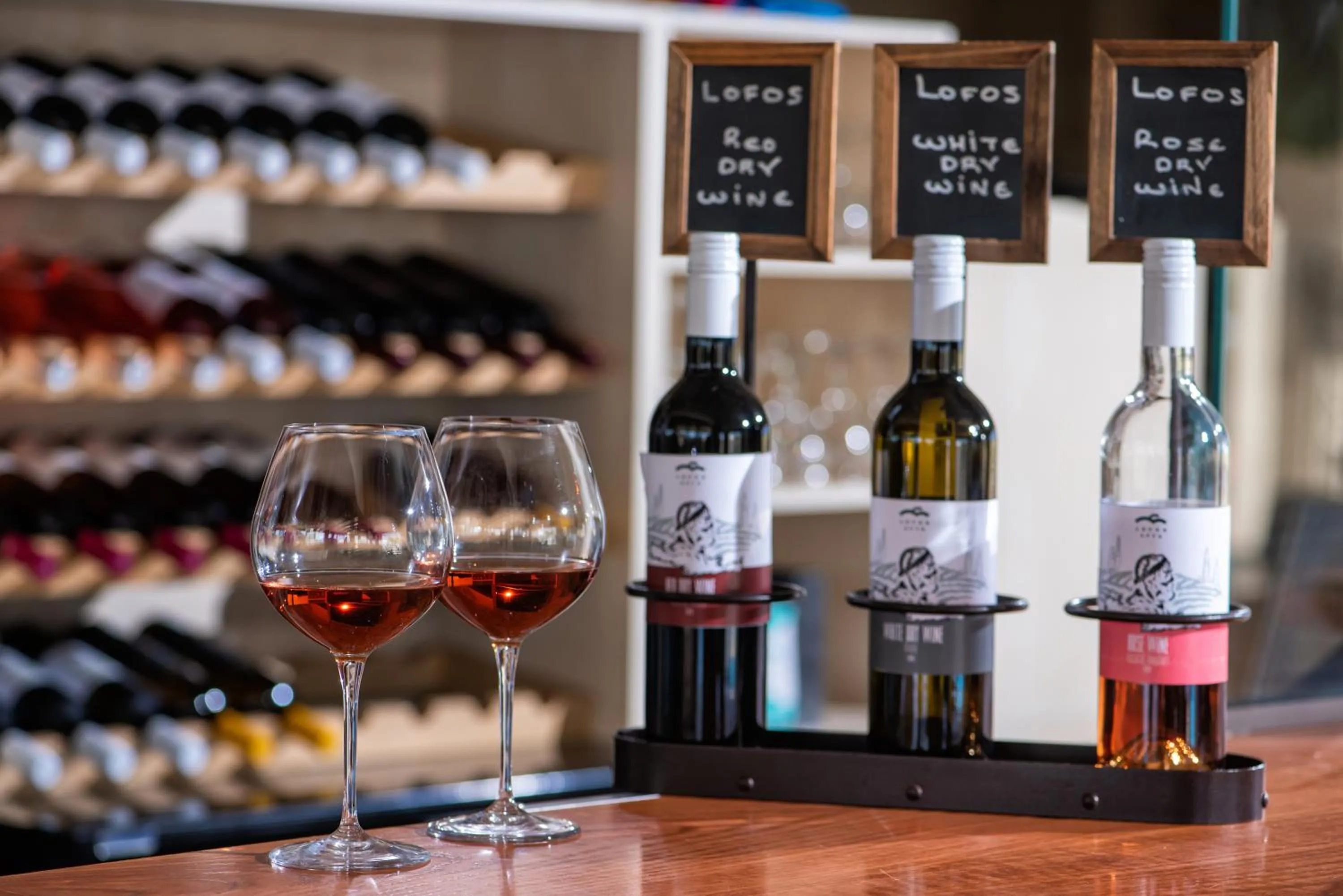 Restaurant/places to eat in Lofos Apartments