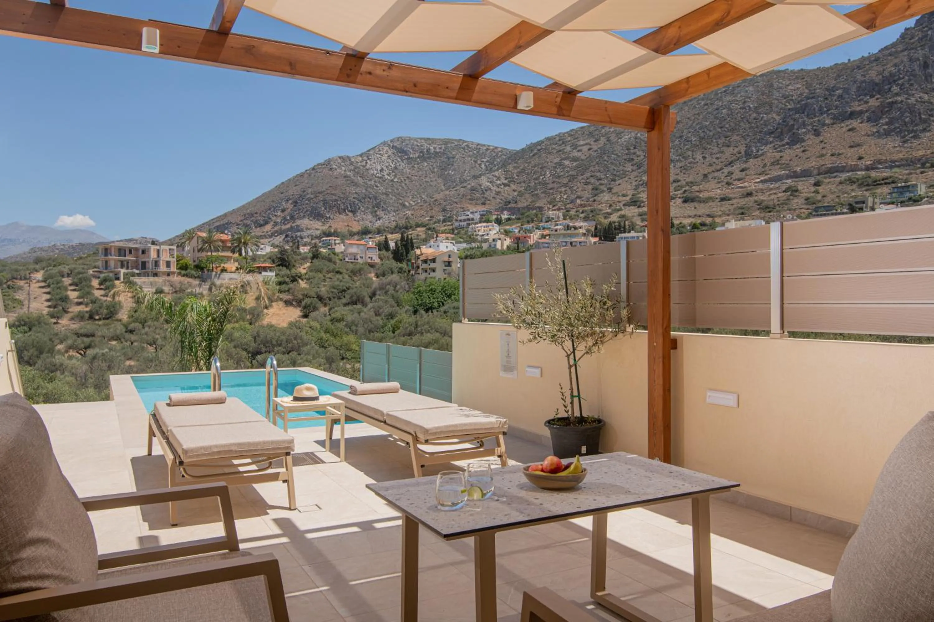 Day in Lofos Apartments