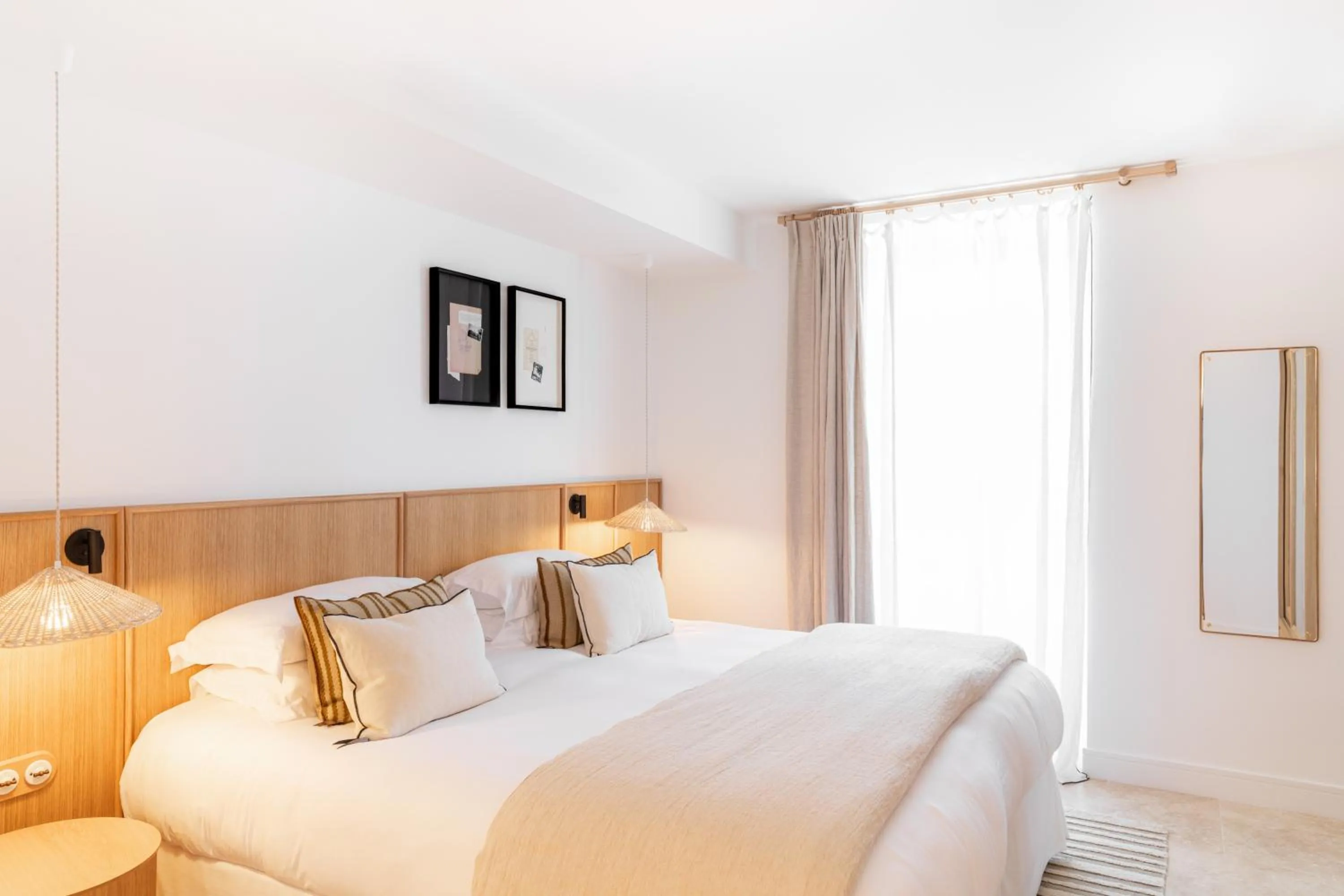 Bedroom, Bed in Le Couvent des Minimes, un Hôtel & Spa L'Occitane en Provence