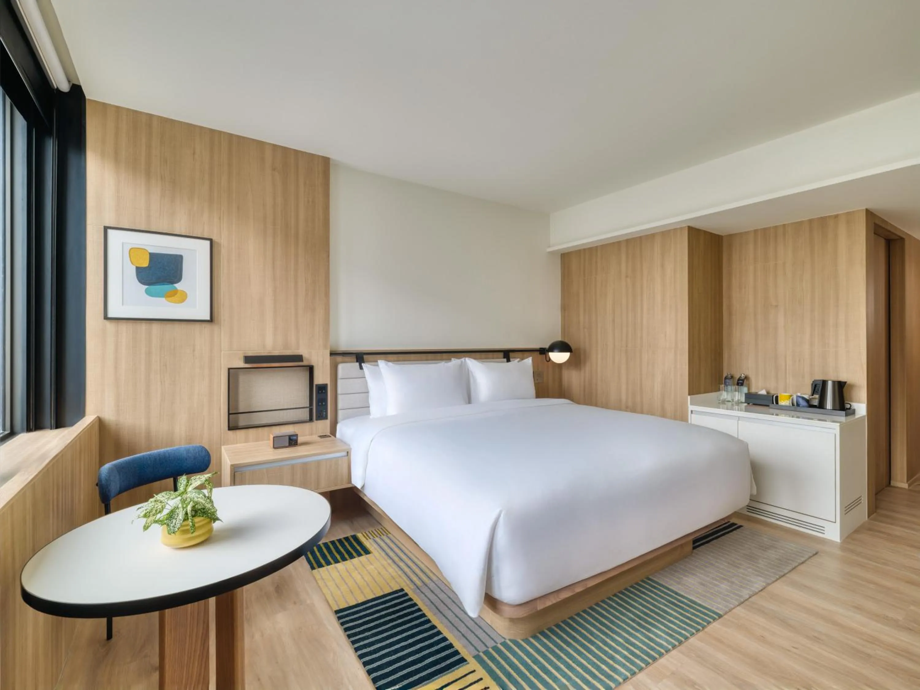 Photo of the whole room, Bed in voco Bangkok Surawong by IHG