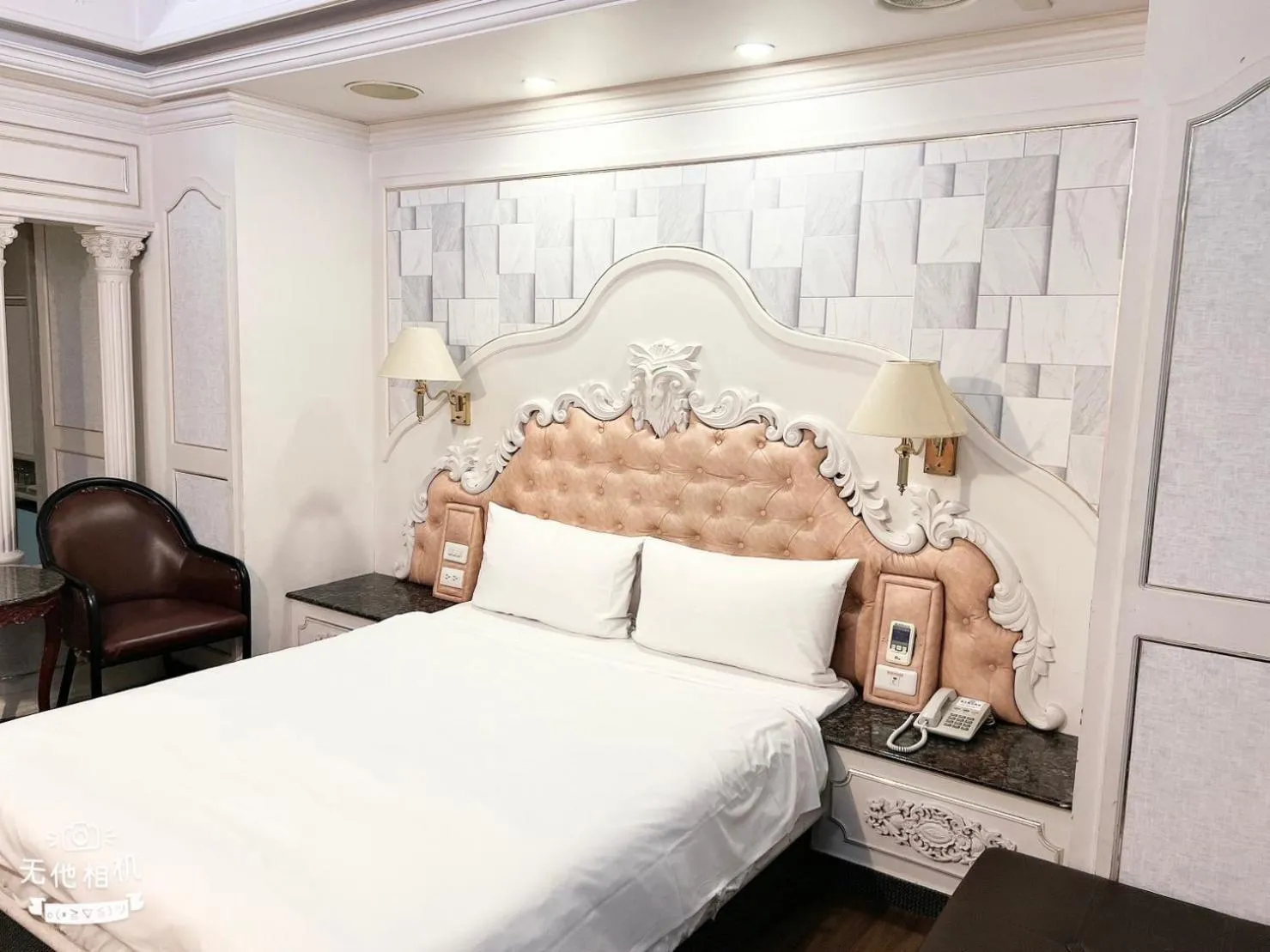 Bedroom, Bed in Blue Sky Hotel