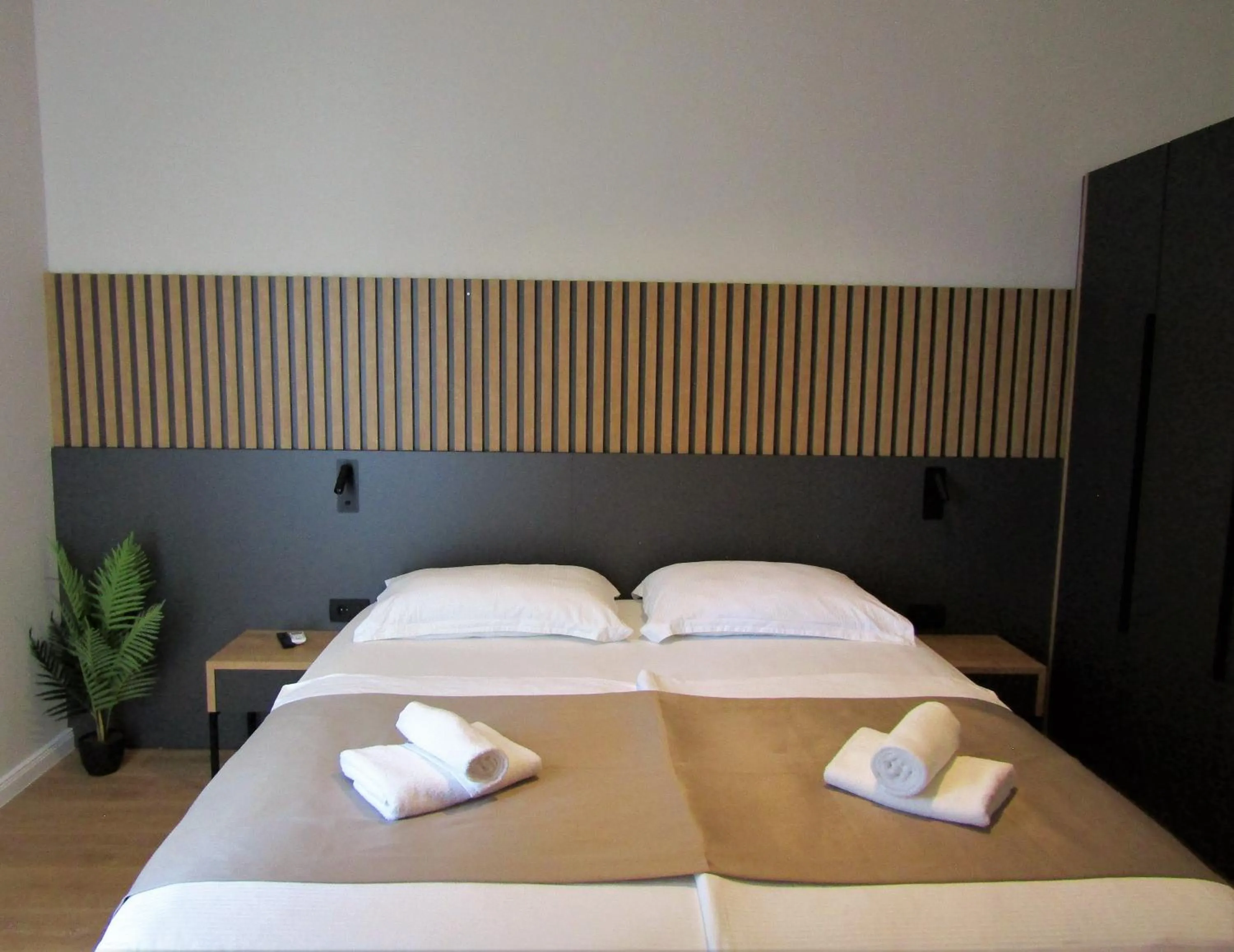 Bed in Beach Hotel Božikovina