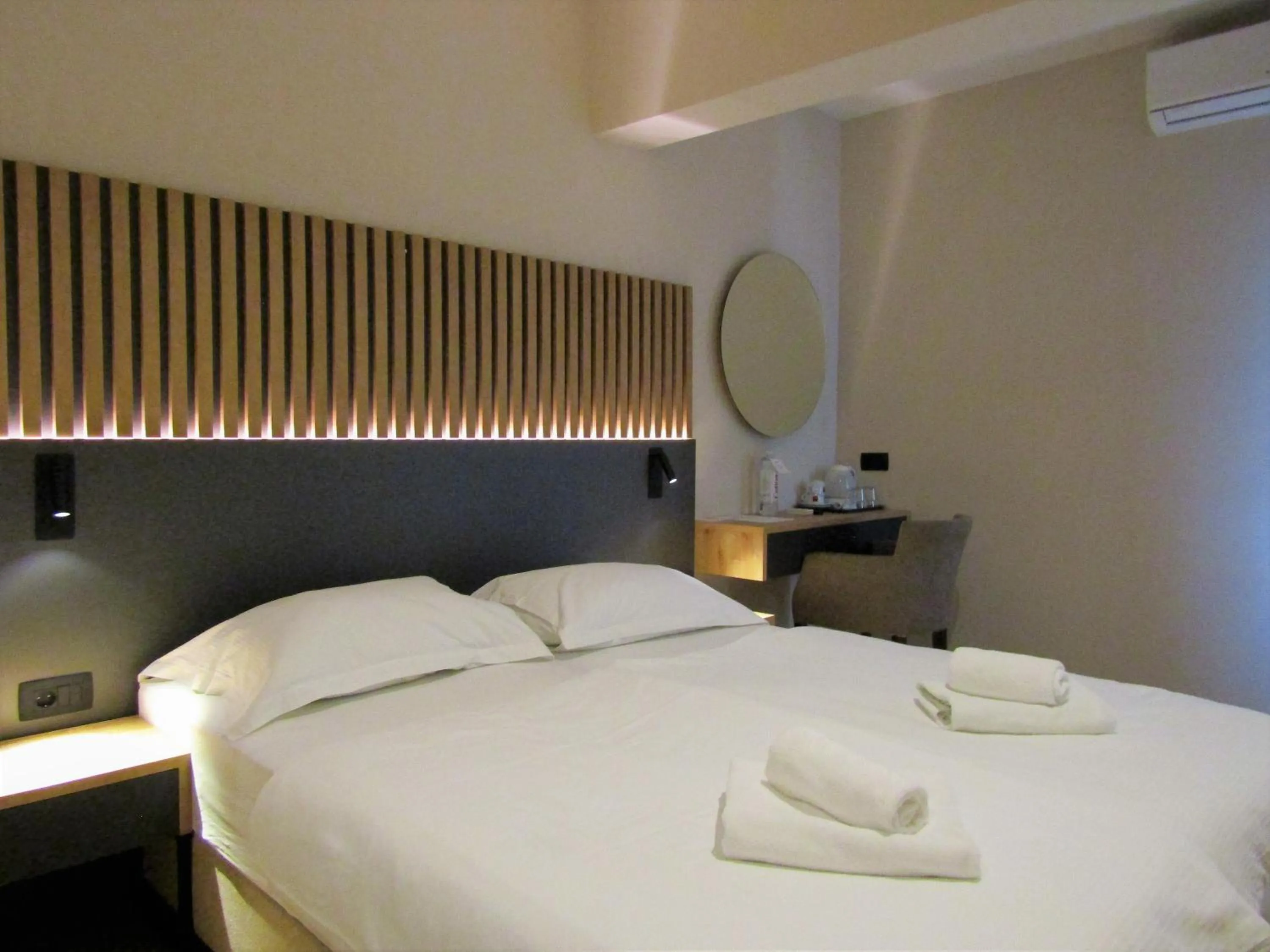 Bed in Beach Hotel Božikovina