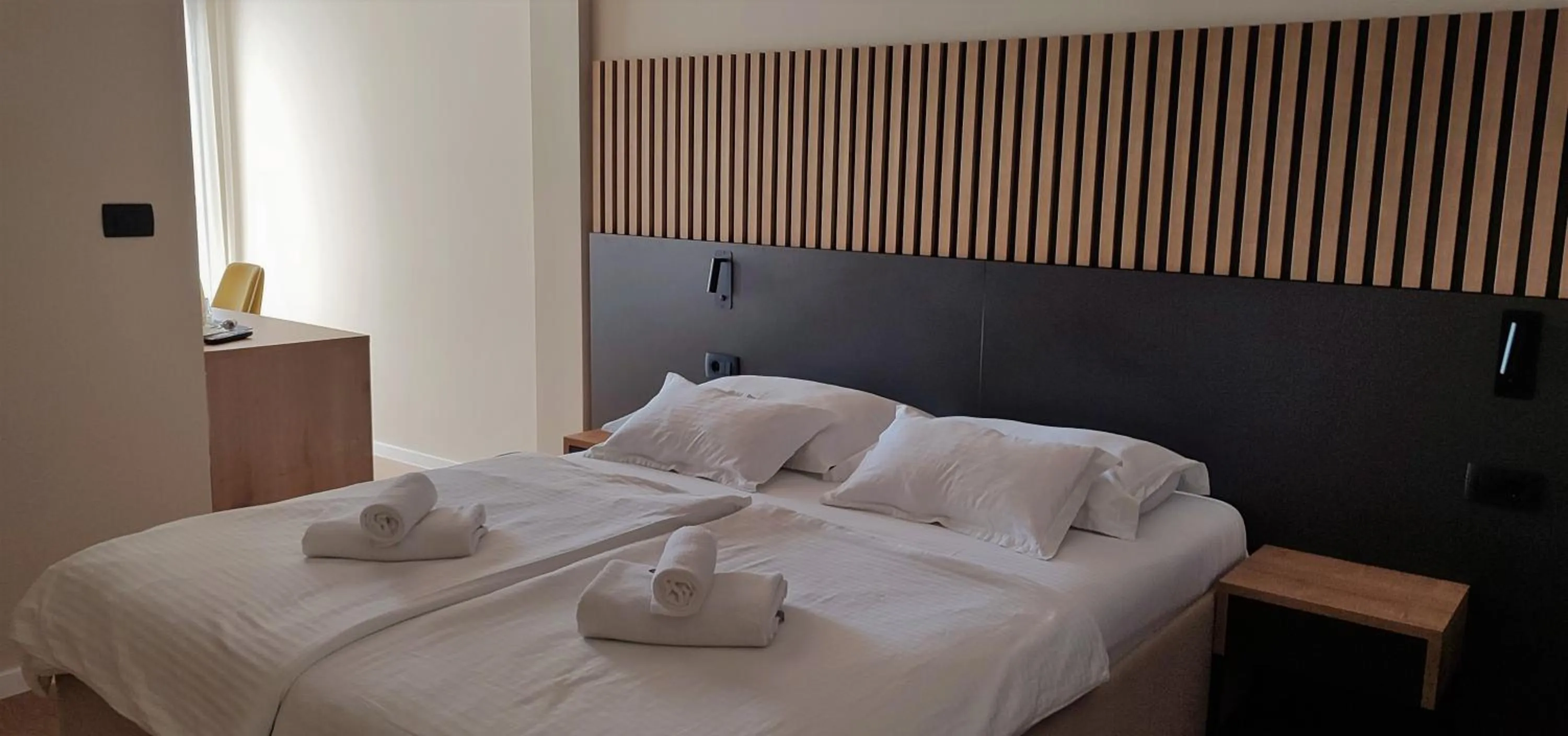 Bed in Beach Hotel Božikovina