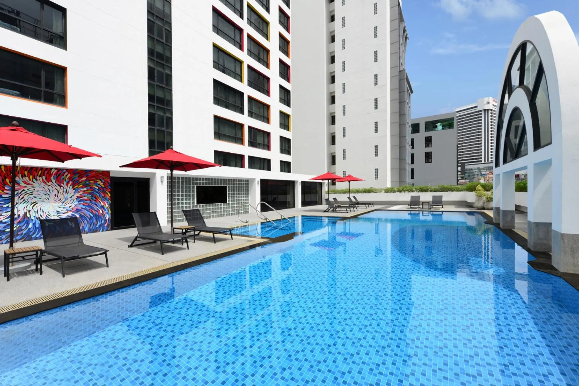 Swimming pool in BelAire Bangkok Sukhumvit