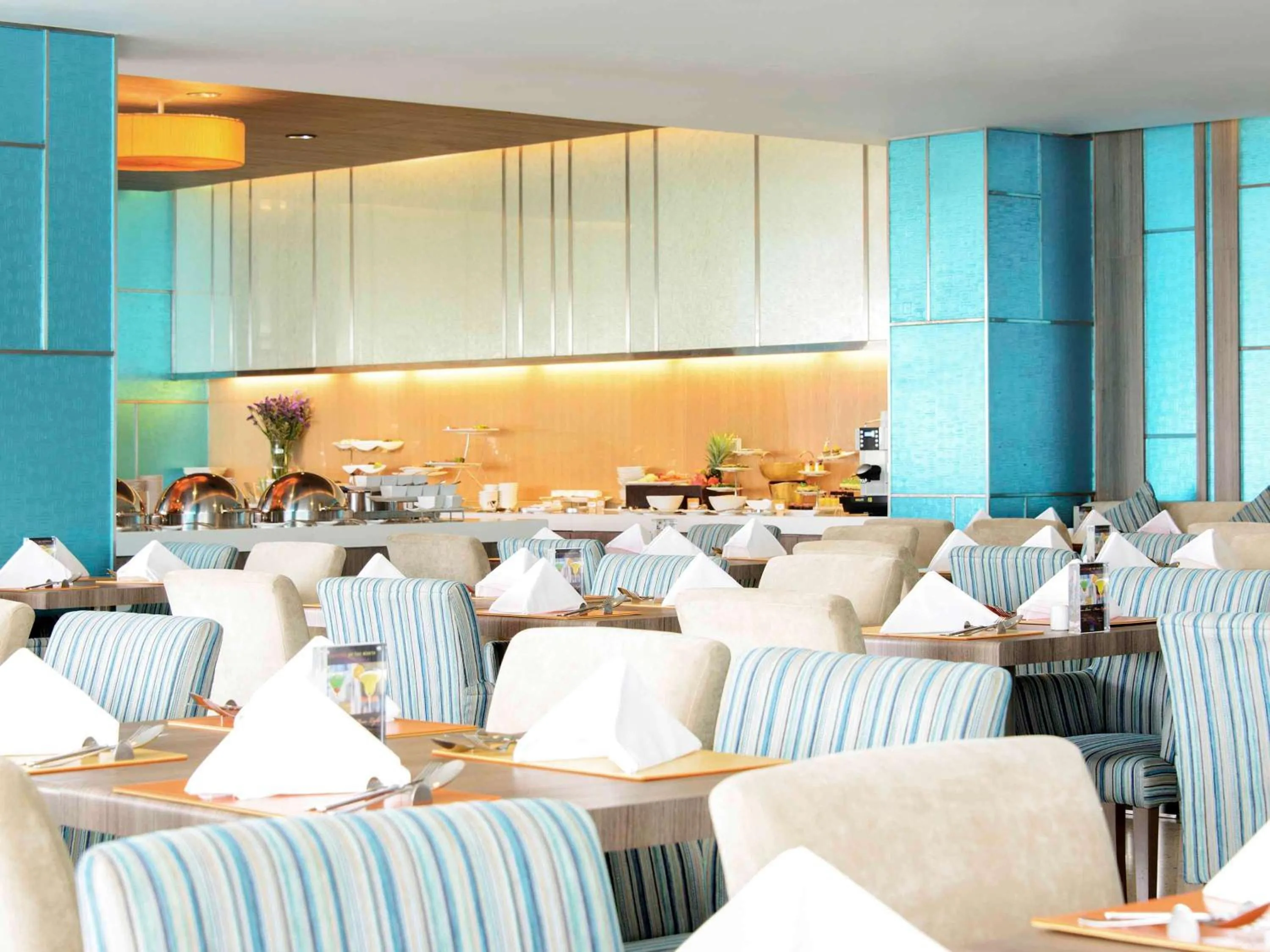 Restaurant/places to eat in Novotel Bangkok IMPACT