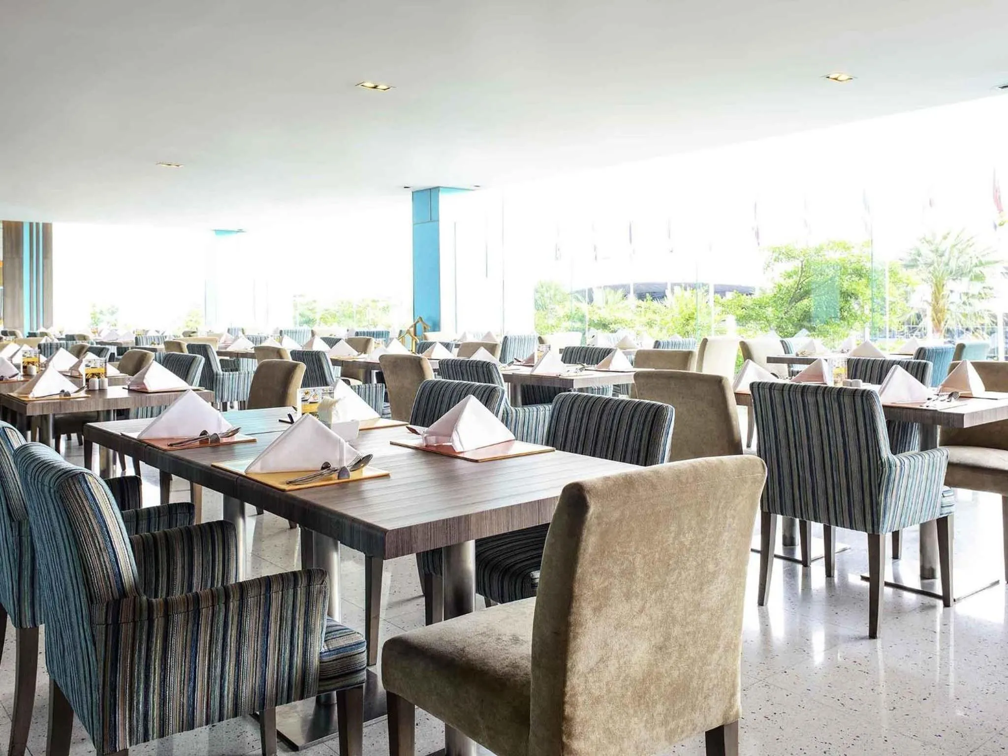 Restaurant/places to eat in Novotel Bangkok IMPACT