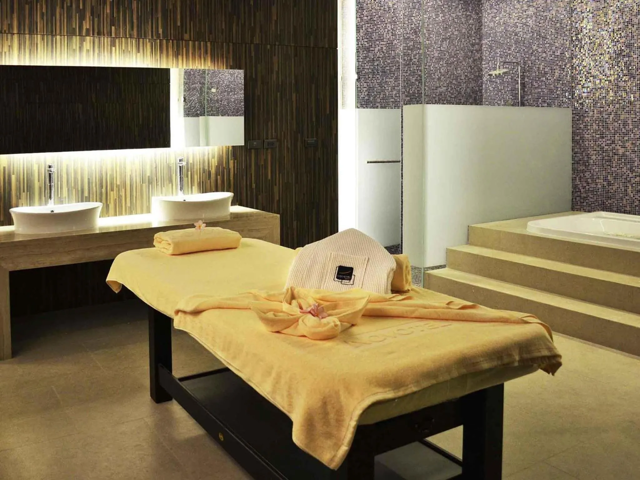 Spa and wellness centre/facilities, Bed in Novotel Bangkok IMPACT