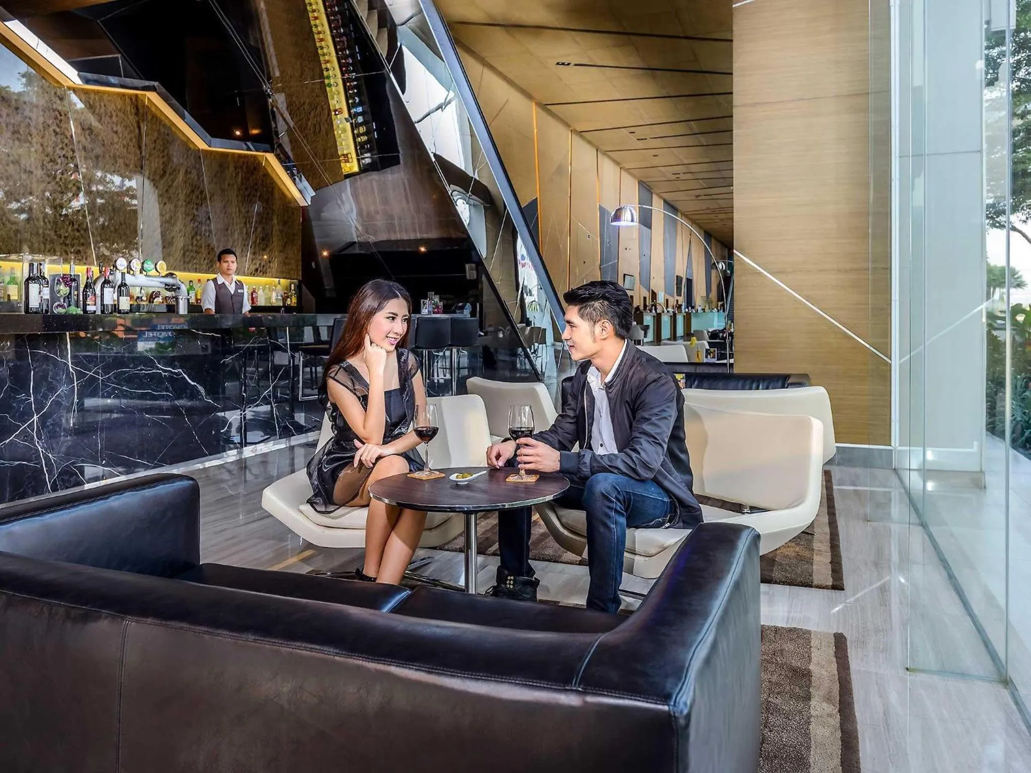 Lounge or bar in Novotel Bangkok IMPACT