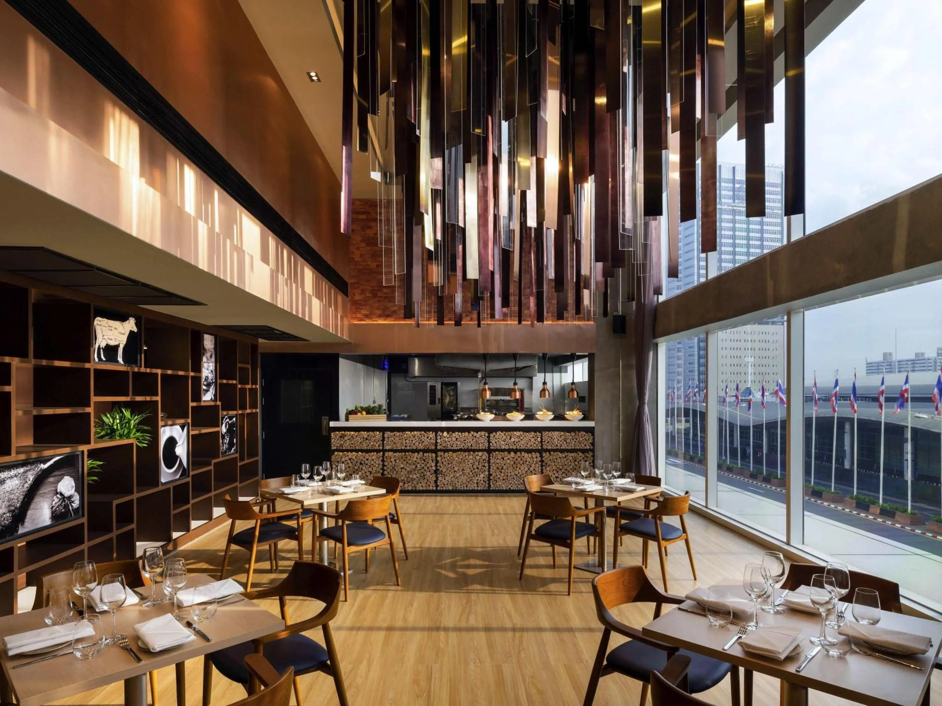 Restaurant/places to eat in Novotel Bangkok IMPACT