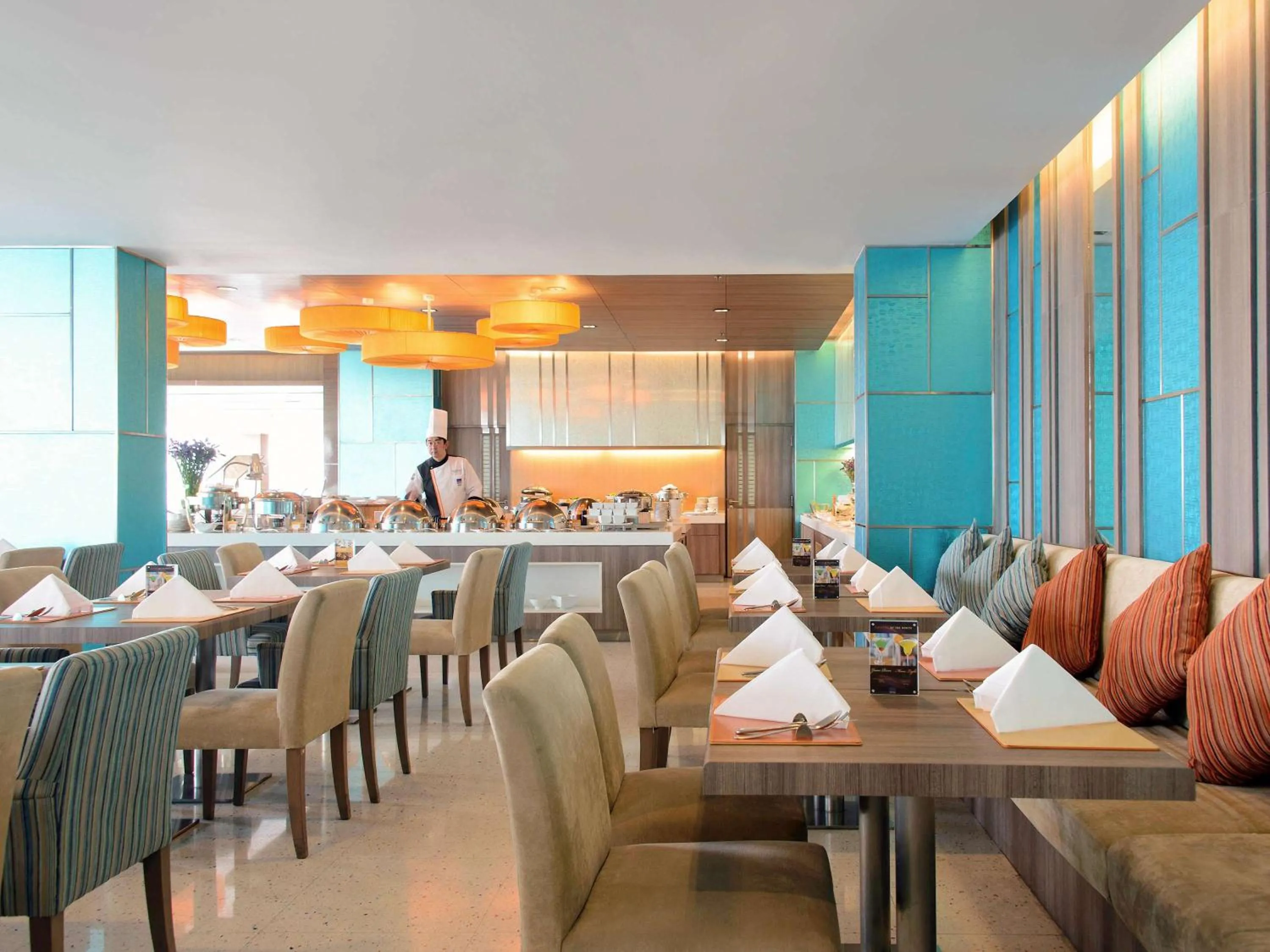 Restaurant/places to eat in Novotel Bangkok IMPACT