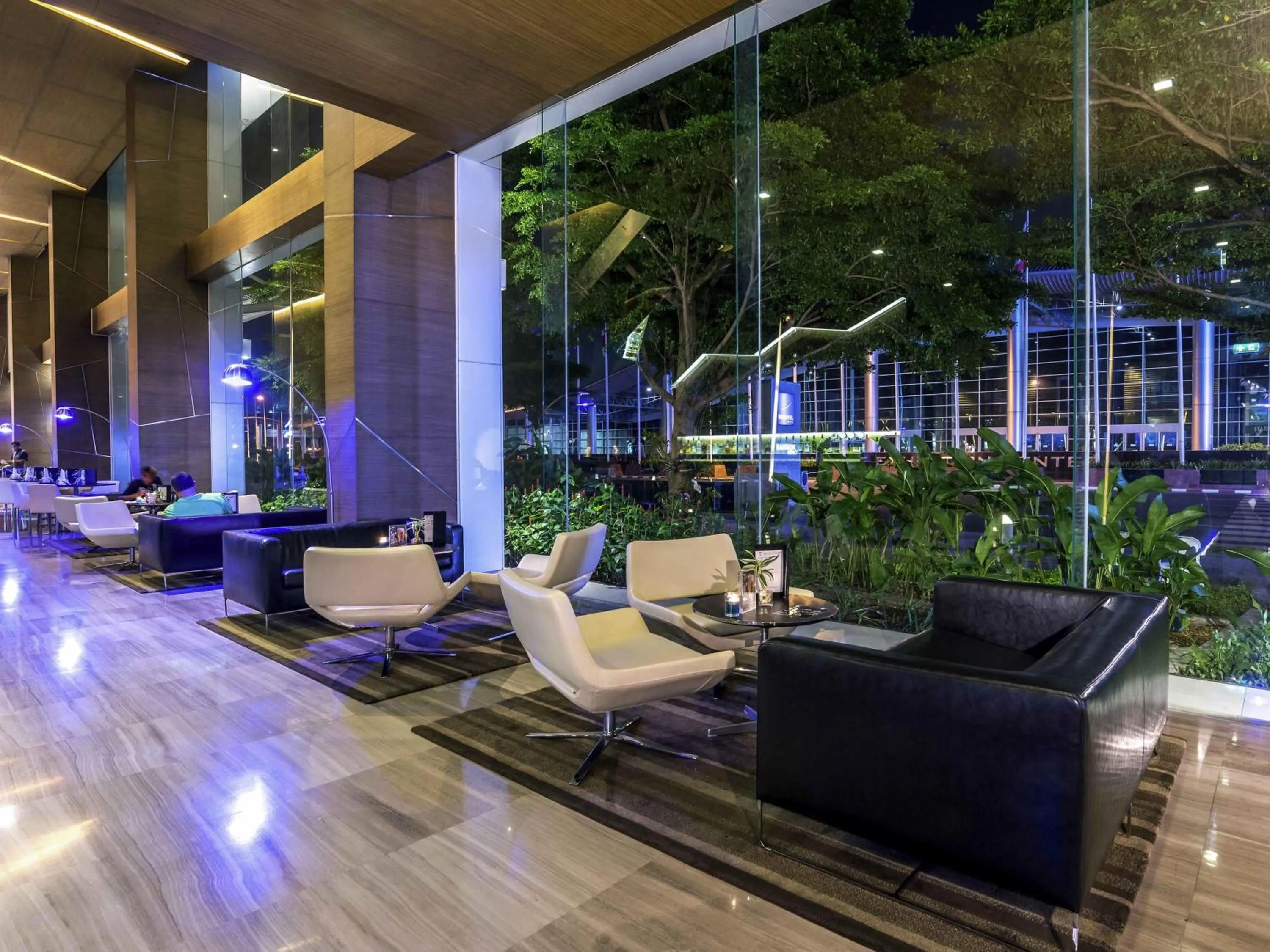 Lounge or bar in Novotel Bangkok IMPACT