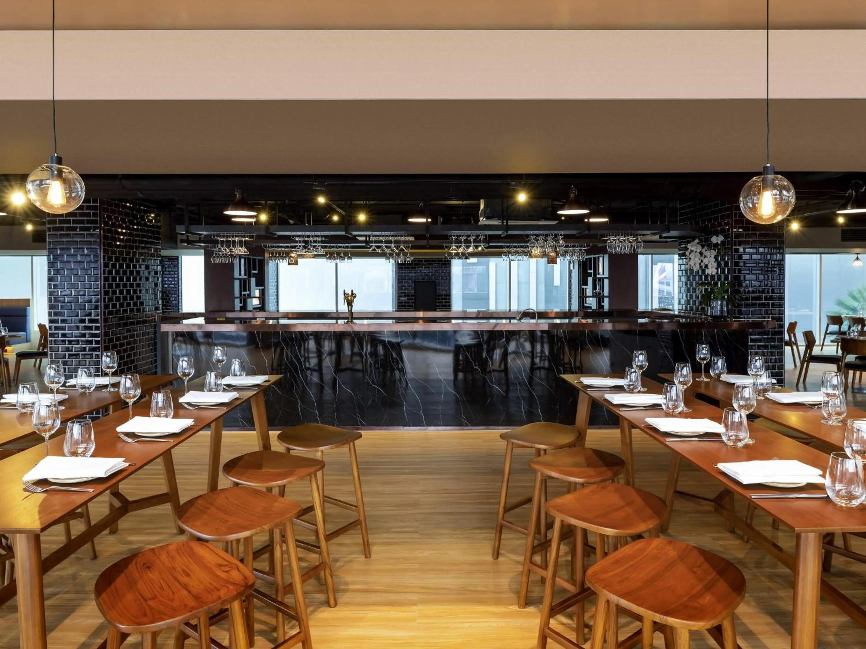 Restaurant/places to eat in Novotel Bangkok IMPACT