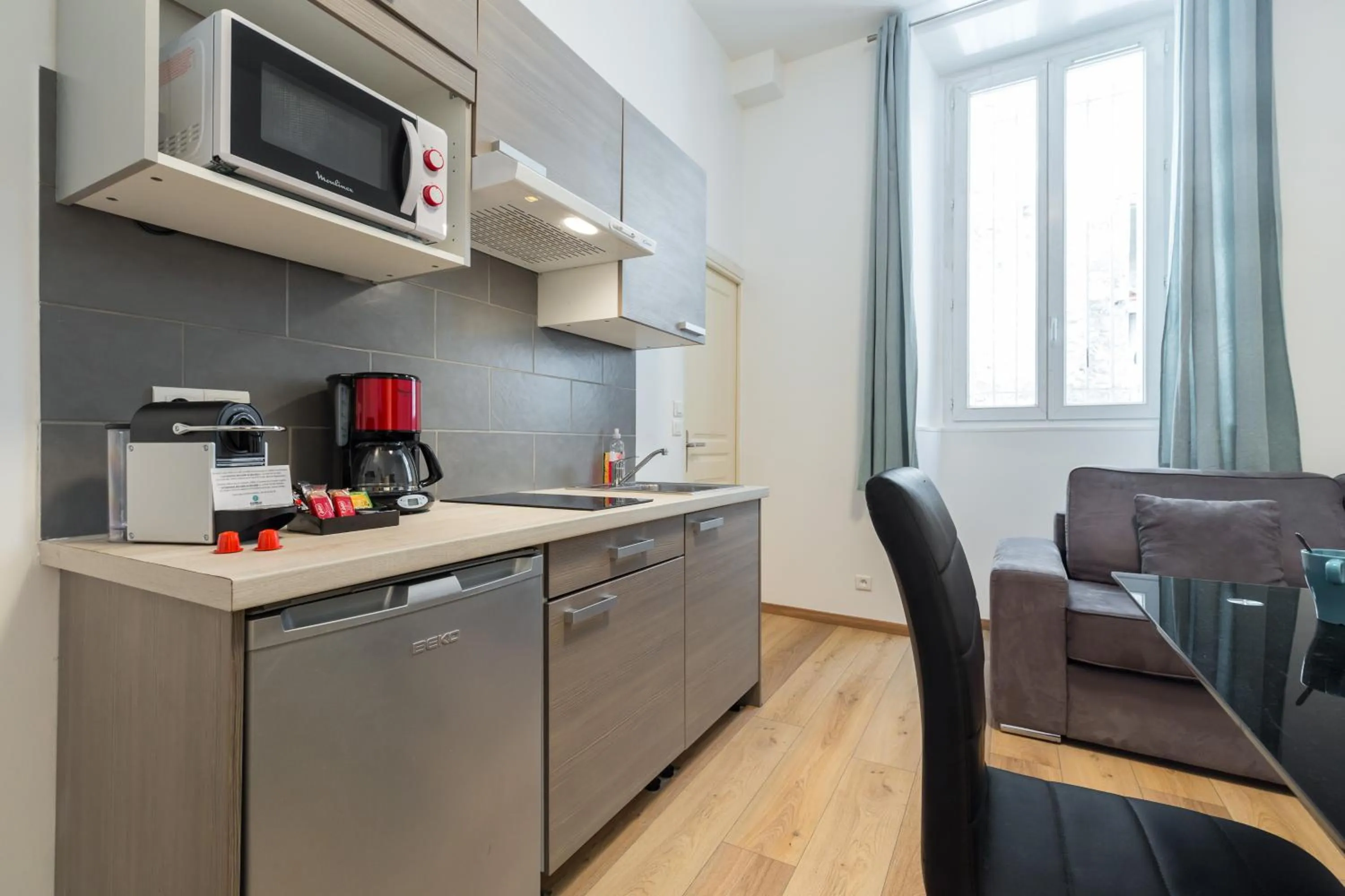Kitchen or kitchenette in Florella Marceau Apartment