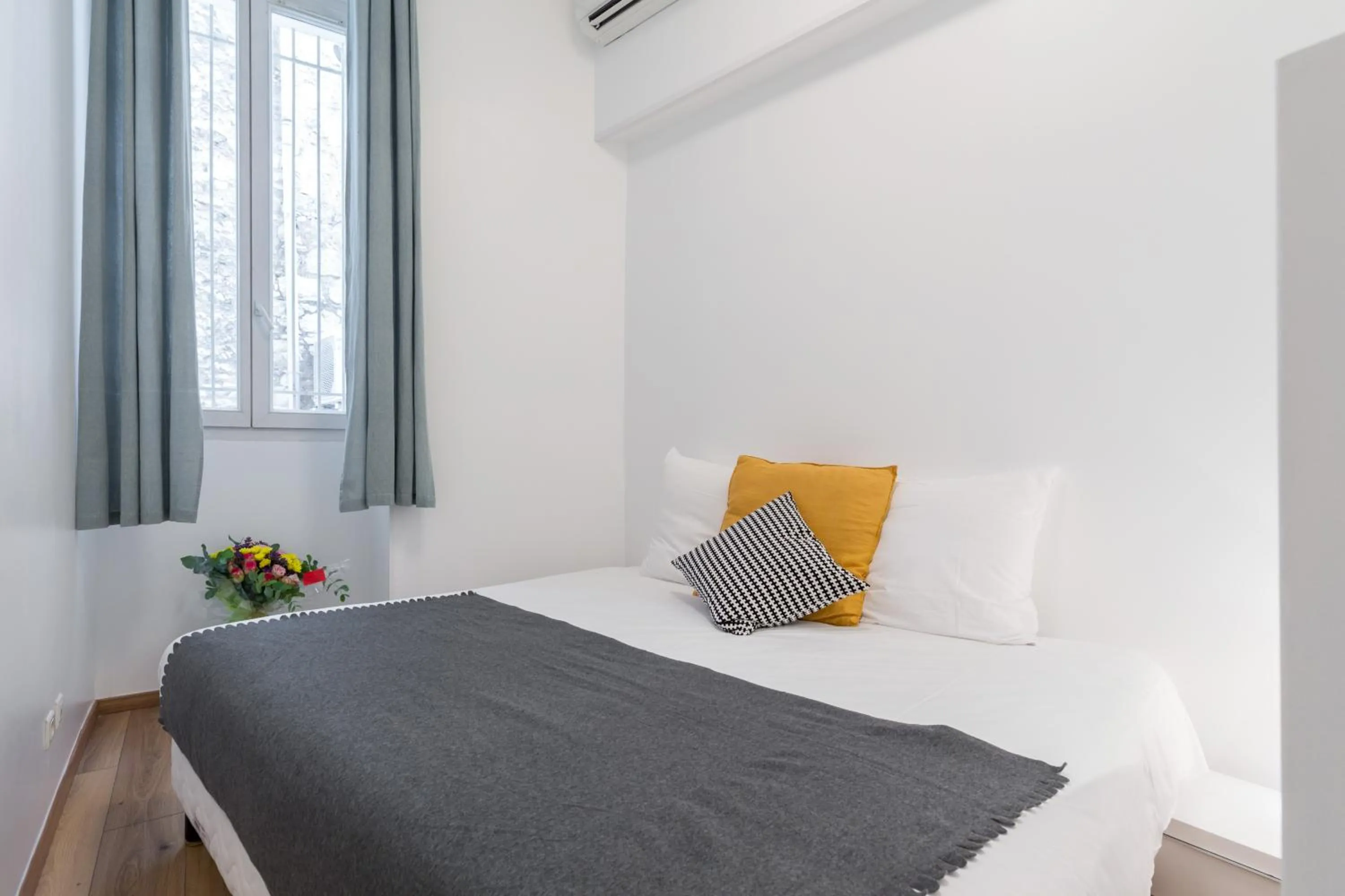 Bedroom, Bed in Florella Marceau Apartment