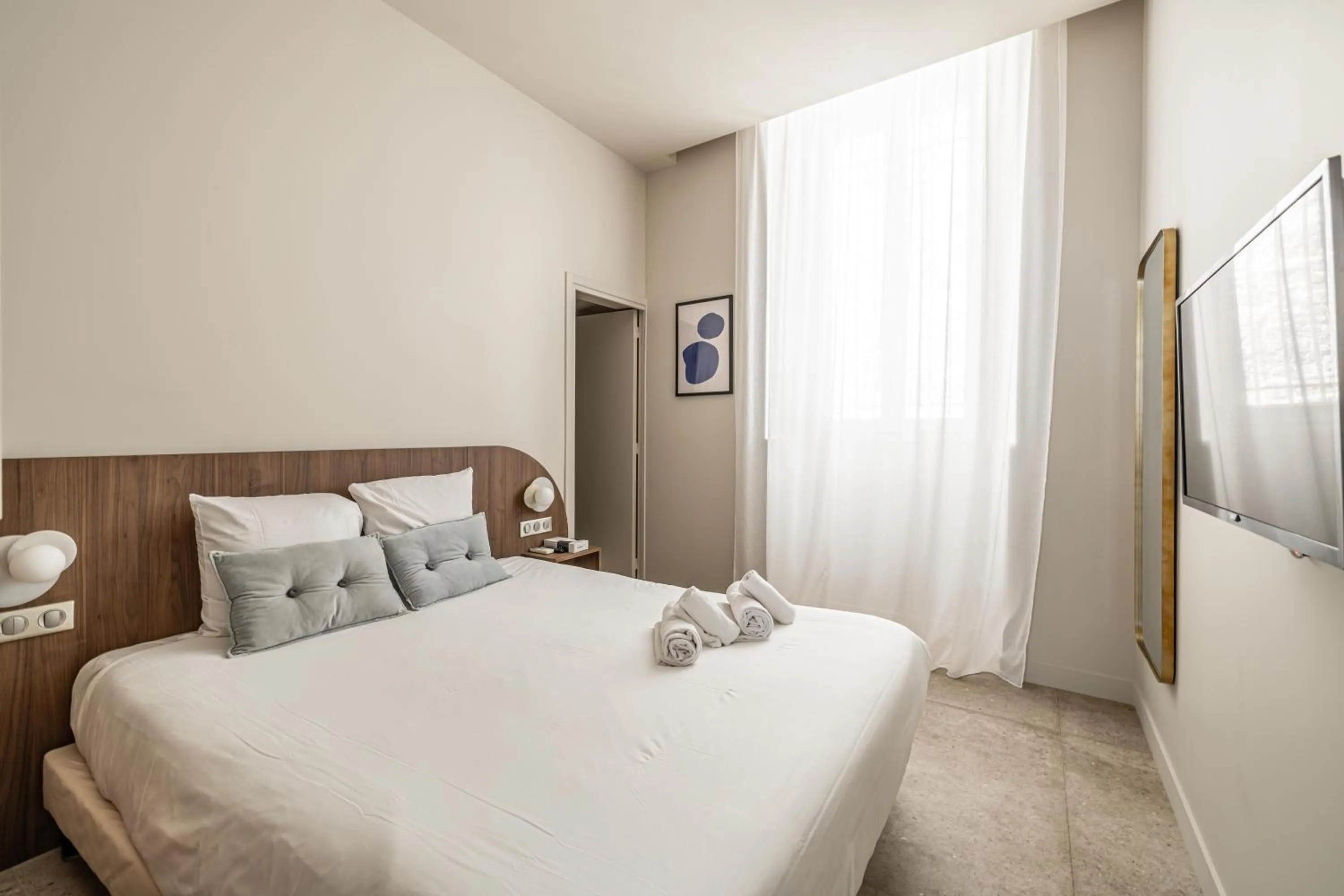 Bedroom, Bed in Florella Marceau Apartment