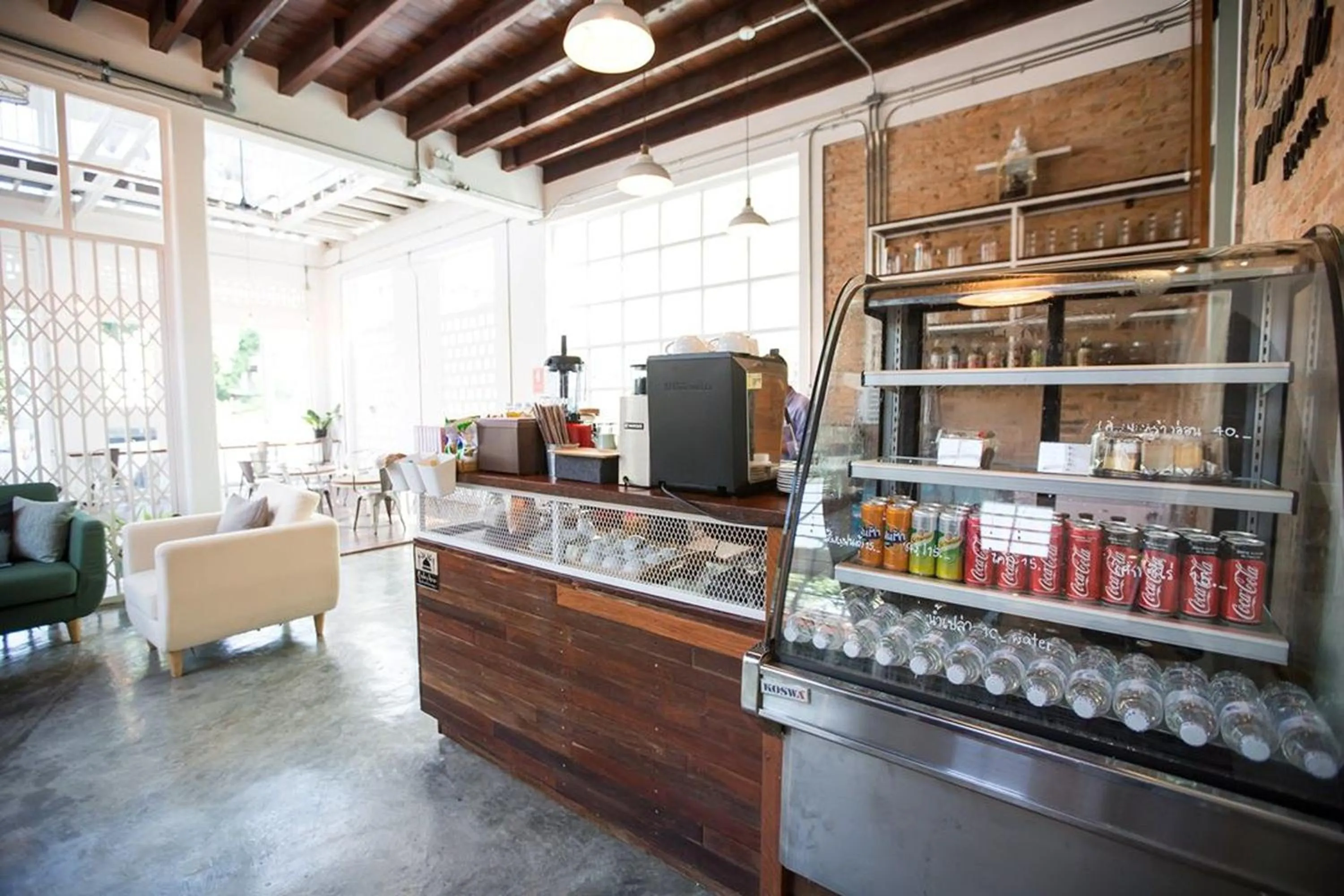 Lobby or reception in Memmoth Cafe & Hostel in Lampang