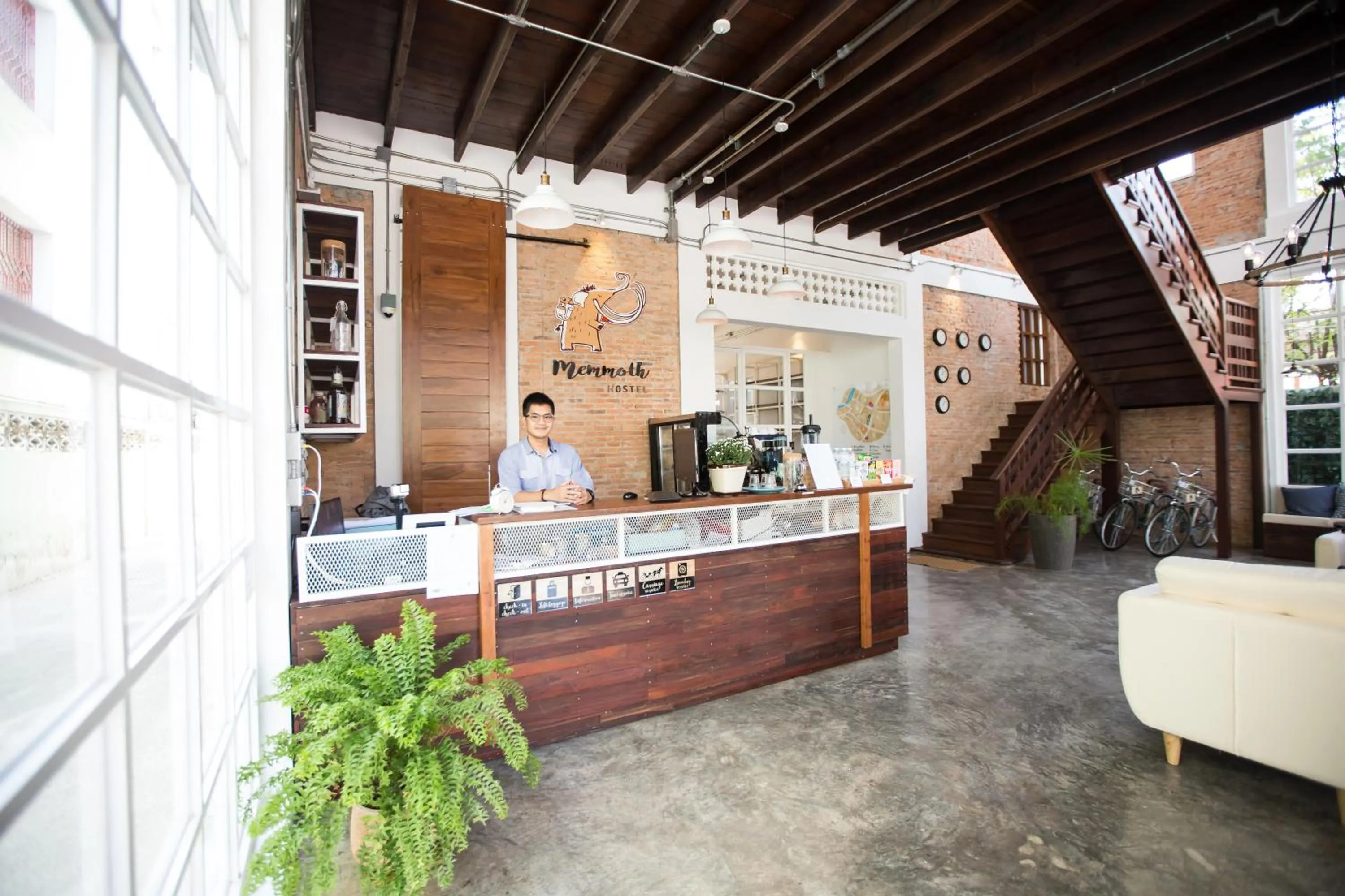 Lobby or reception in Memmoth Hostel In Lampang