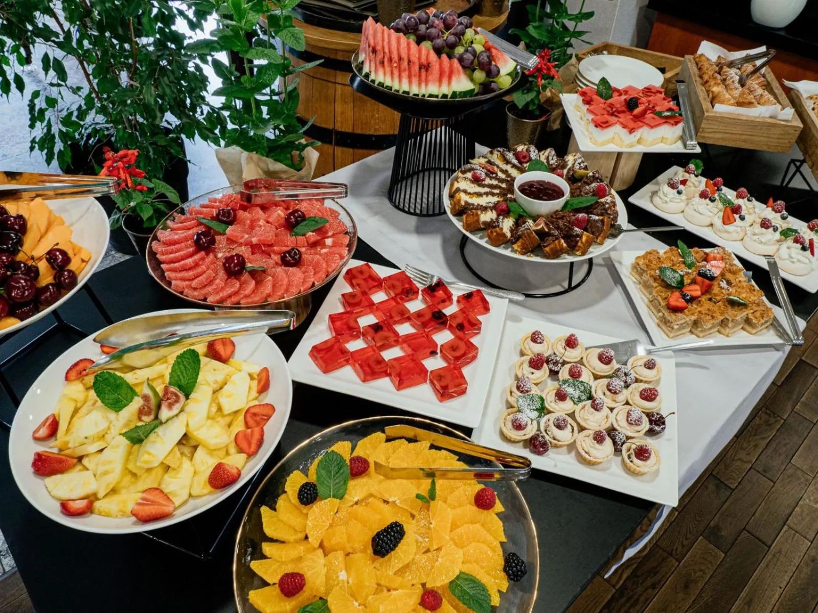 Restaurant/places to eat in Hotel Paryski Art & Business Zakopane - Basen Jacuzzi Sauna Małpi Gaj