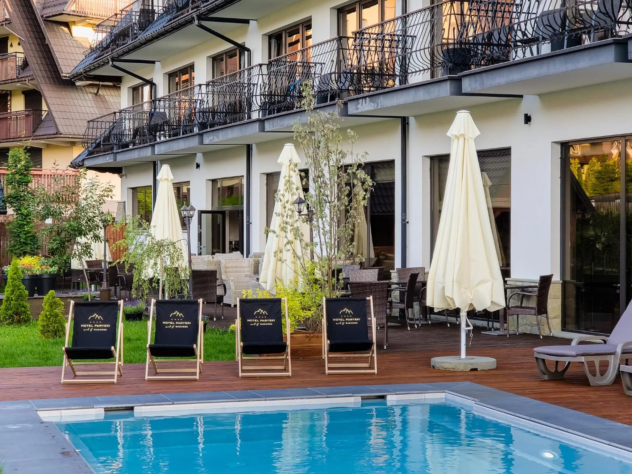 Garden in Hotel Paryski Art & Business Zakopane - Basen Jacuzzi Sauna Małpi Gaj