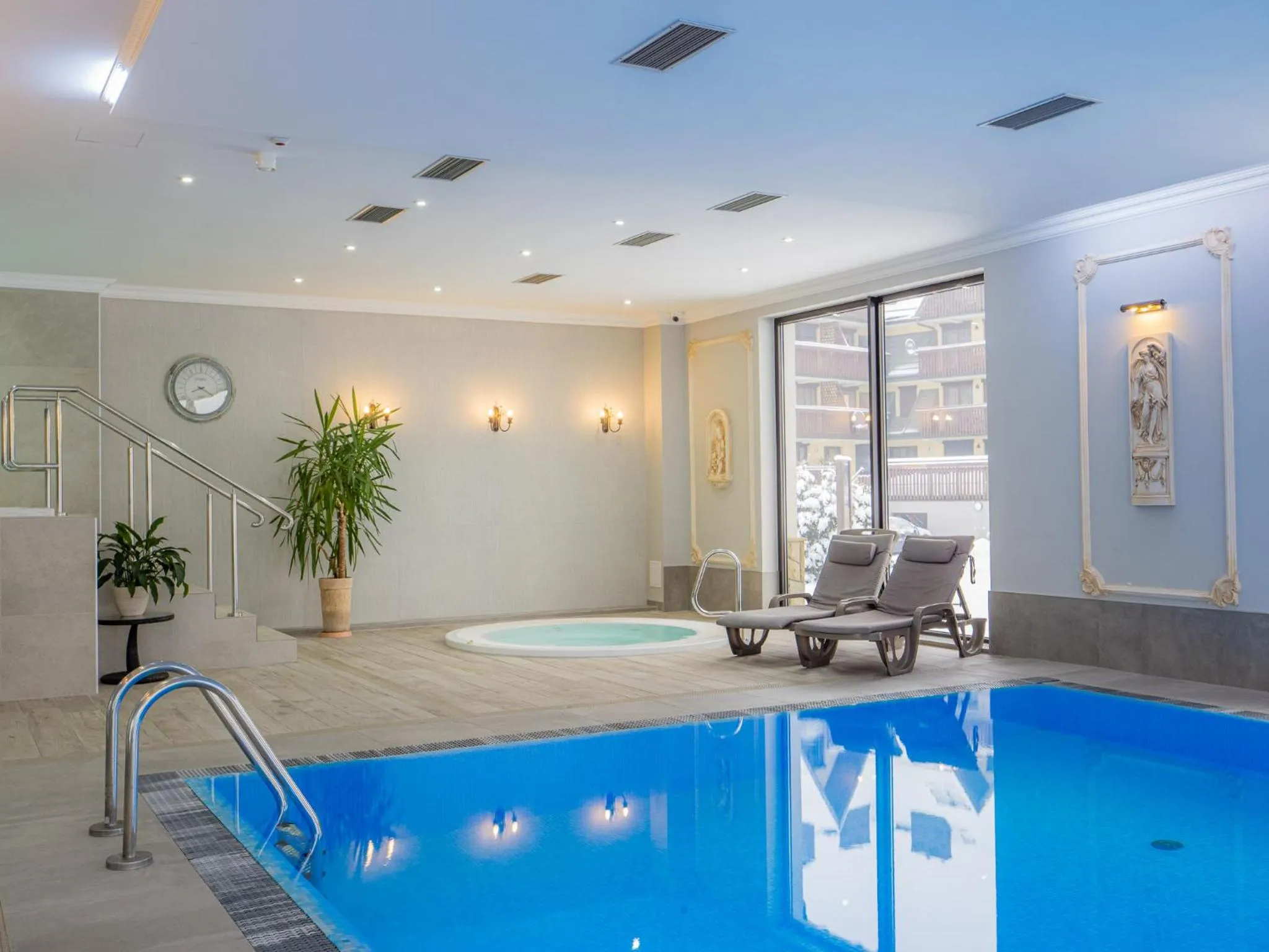 Property building in Hotel Paryski Art & Business Zakopane - Basen Jacuzzi Sauna Małpi Gaj