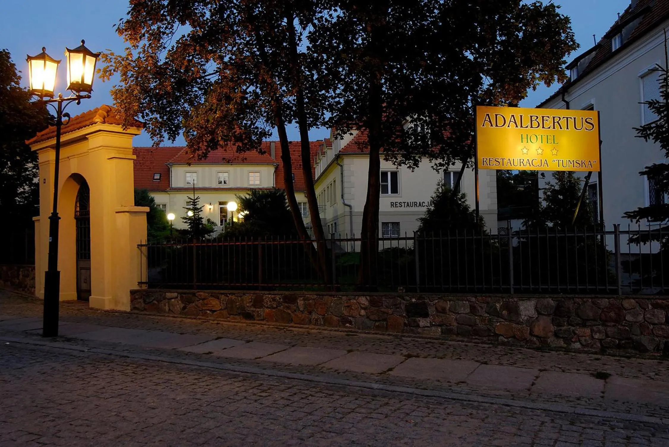 Facade/entrance in Hotel Adalbertus