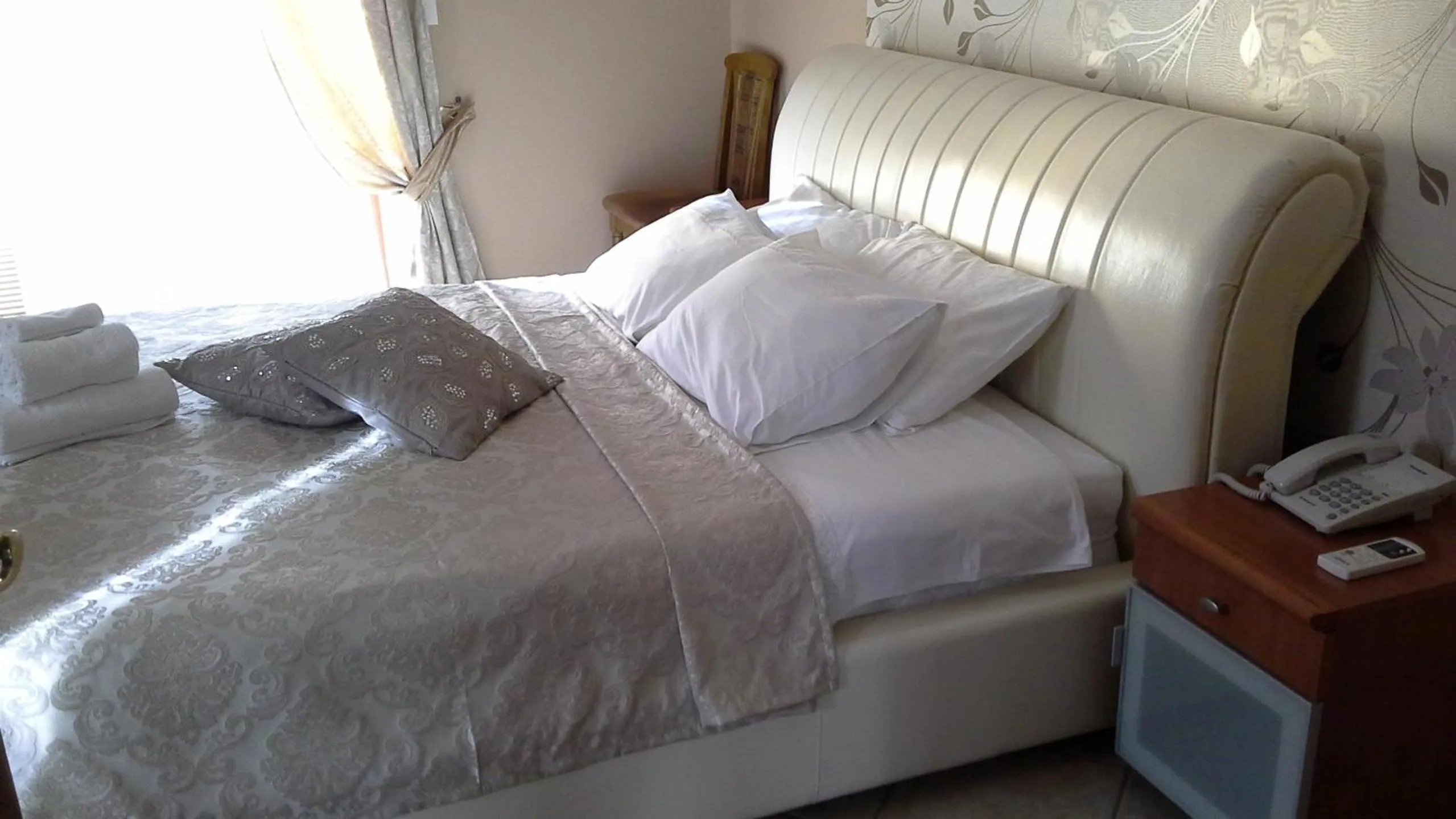 Bed in Apartments Bogdanovic