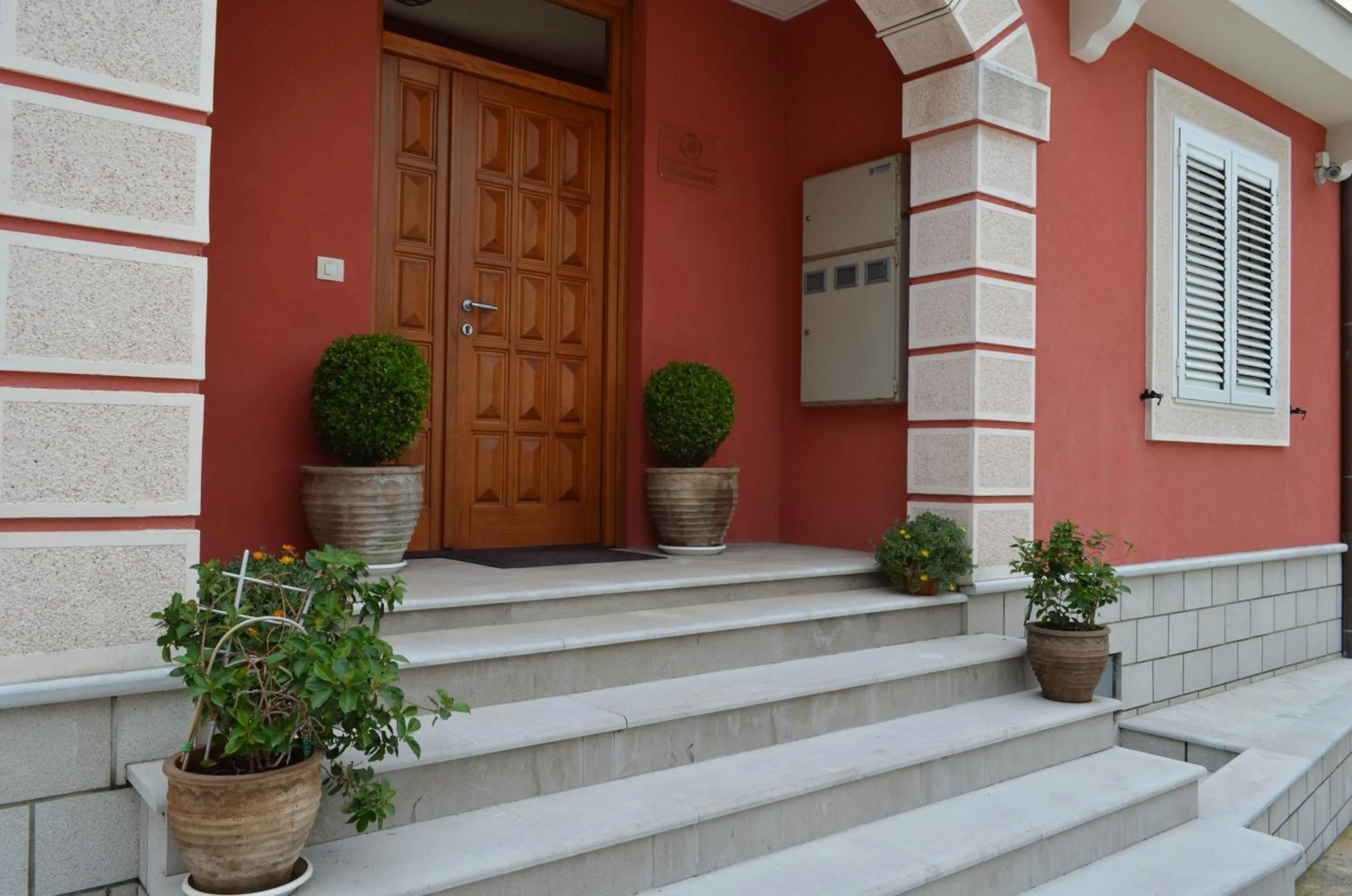 Facade/entrance in Apartments Bogdanovic
