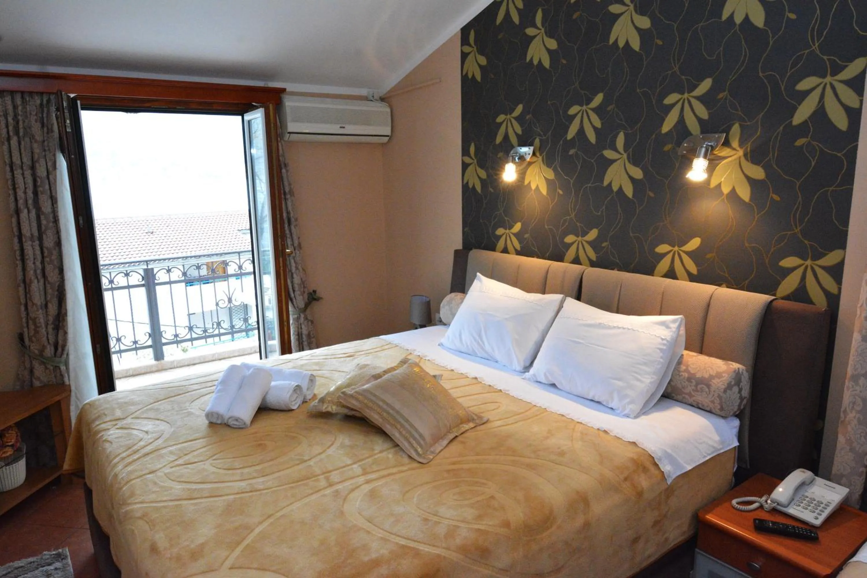 Bed in Apartments Bogdanovic