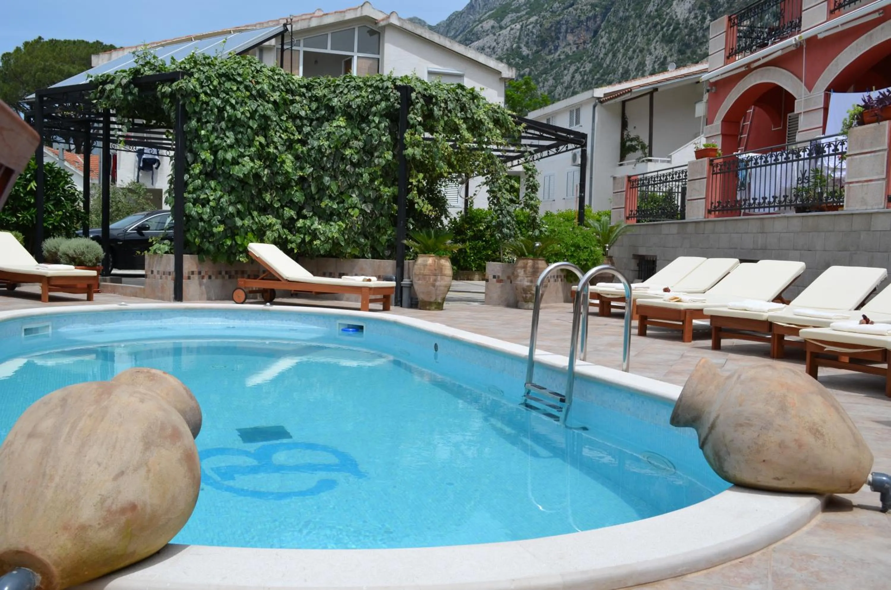 Pool view in Apartments Bogdanovic