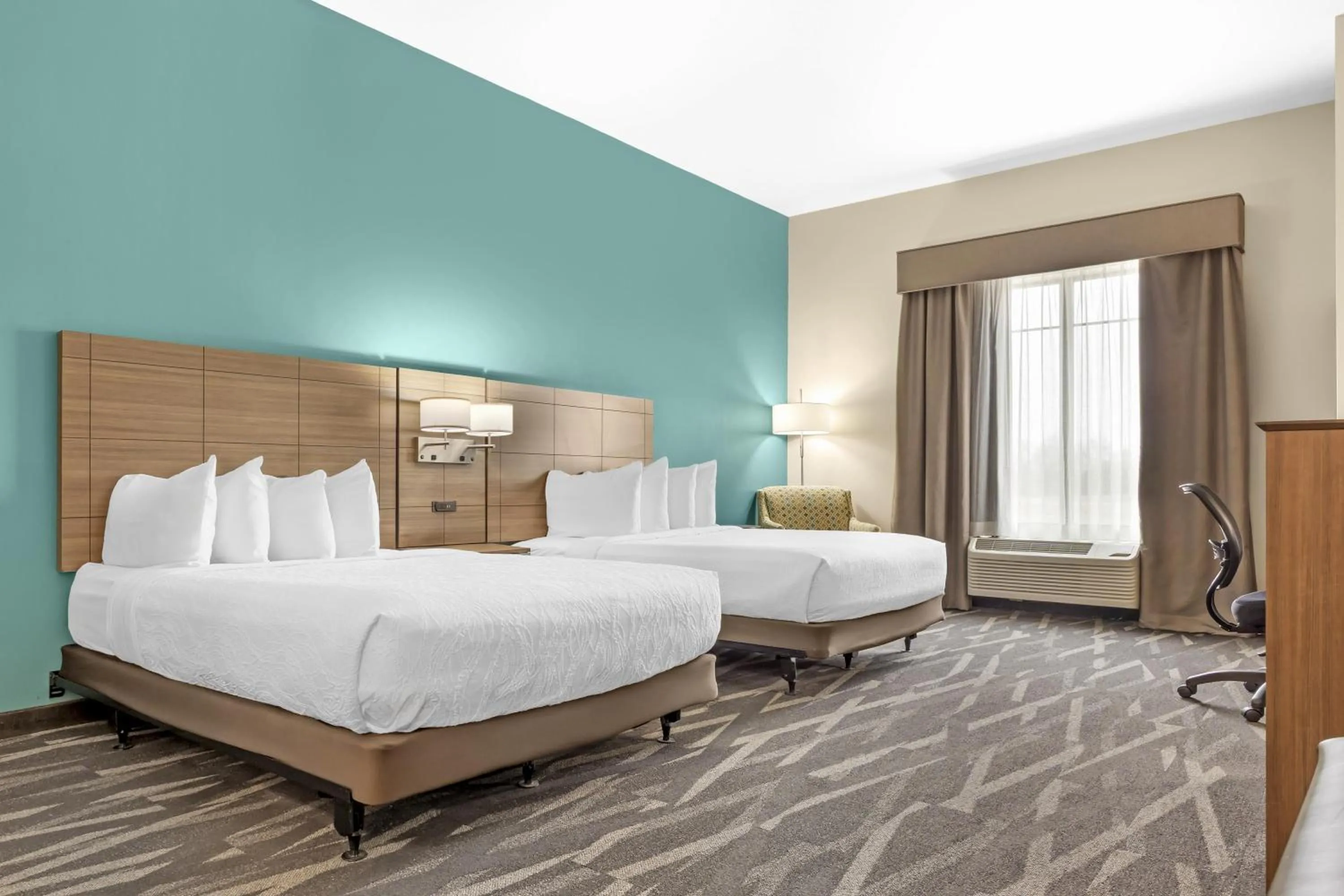 Bedroom, Bed in Best Western Plus Centralia Hotel & Suites