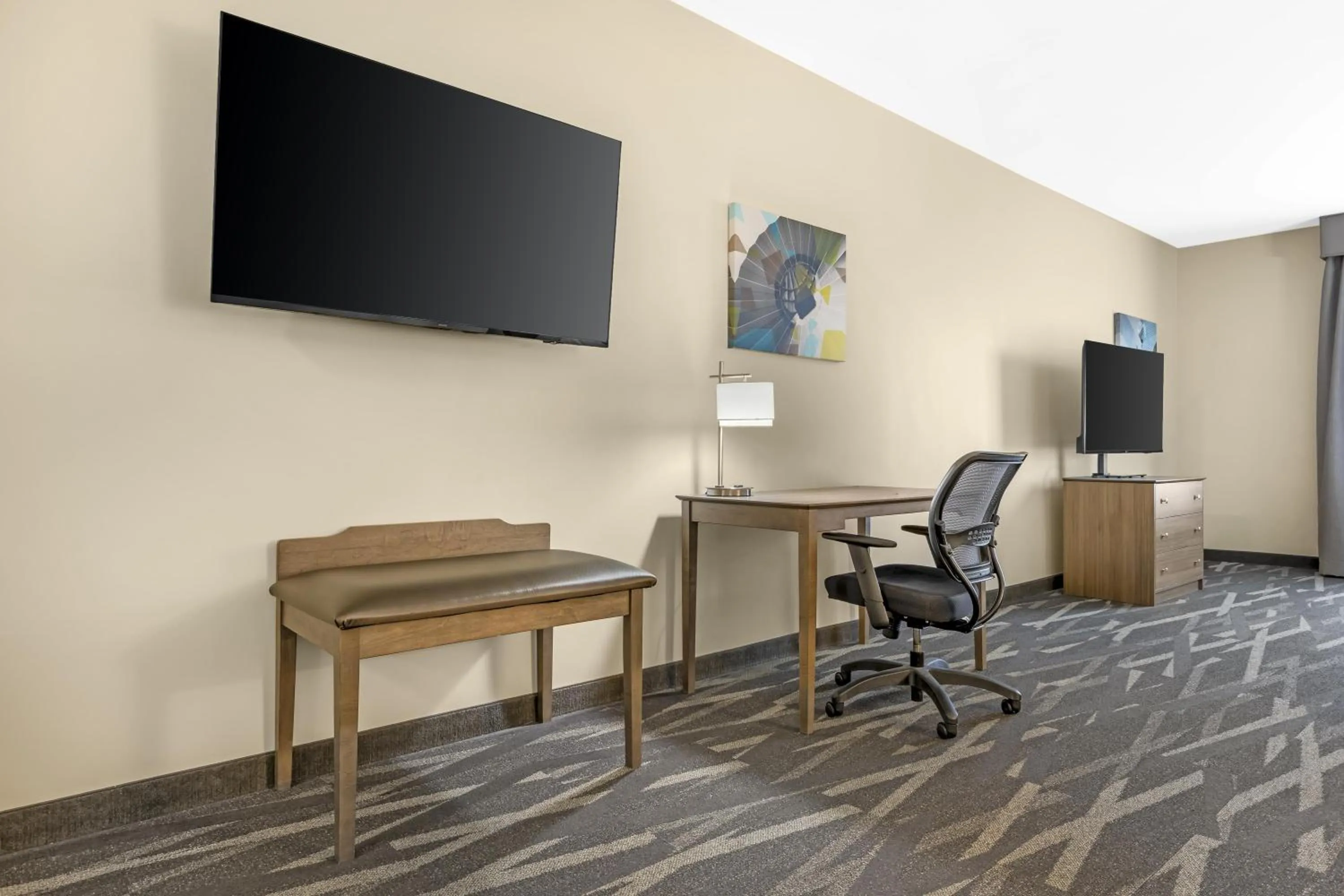 Photo of the whole room in Best Western Plus Centralia Hotel & Suites