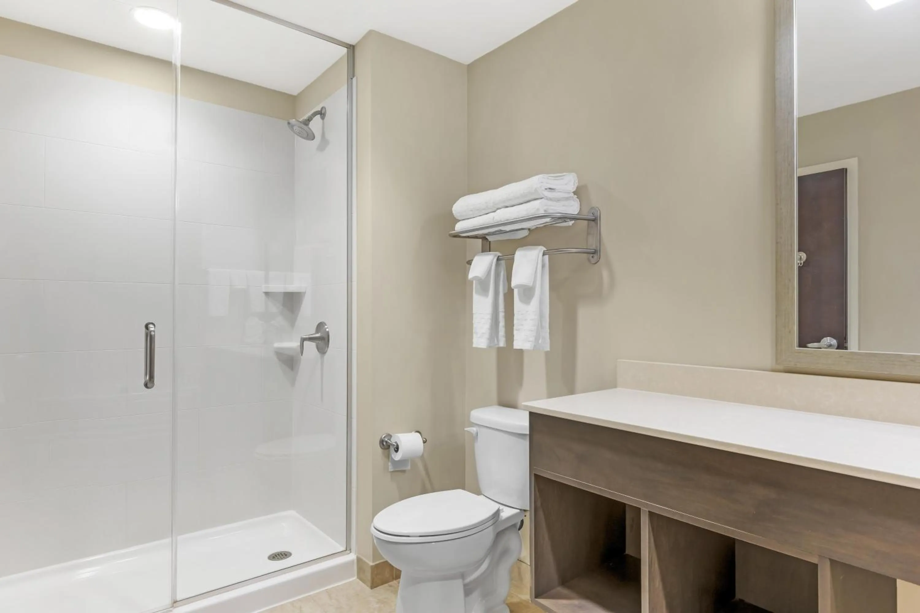 Bathroom in Best Western Plus Centralia Hotel & Suites