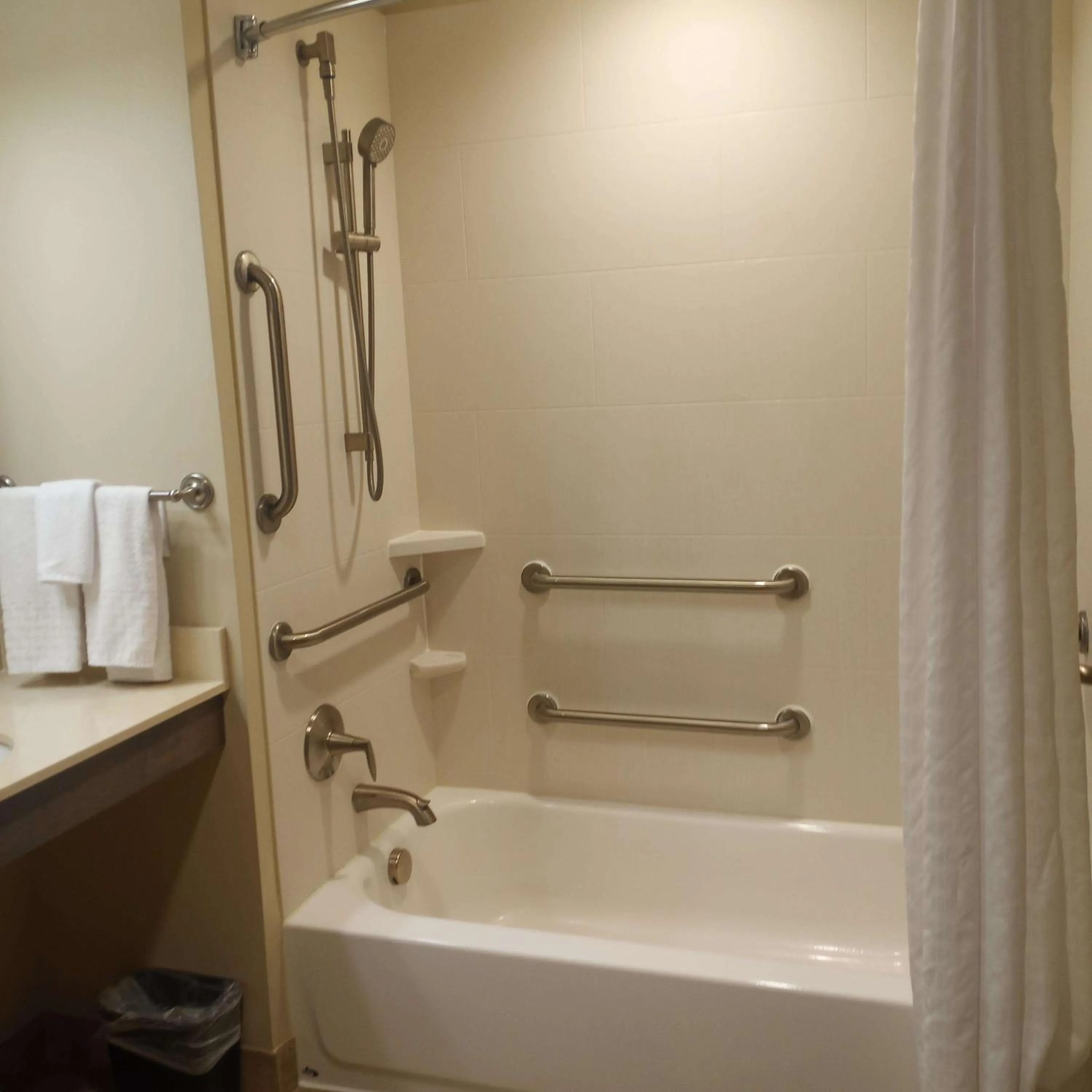 Bathroom in Best Western Plus Centralia Hotel & Suites