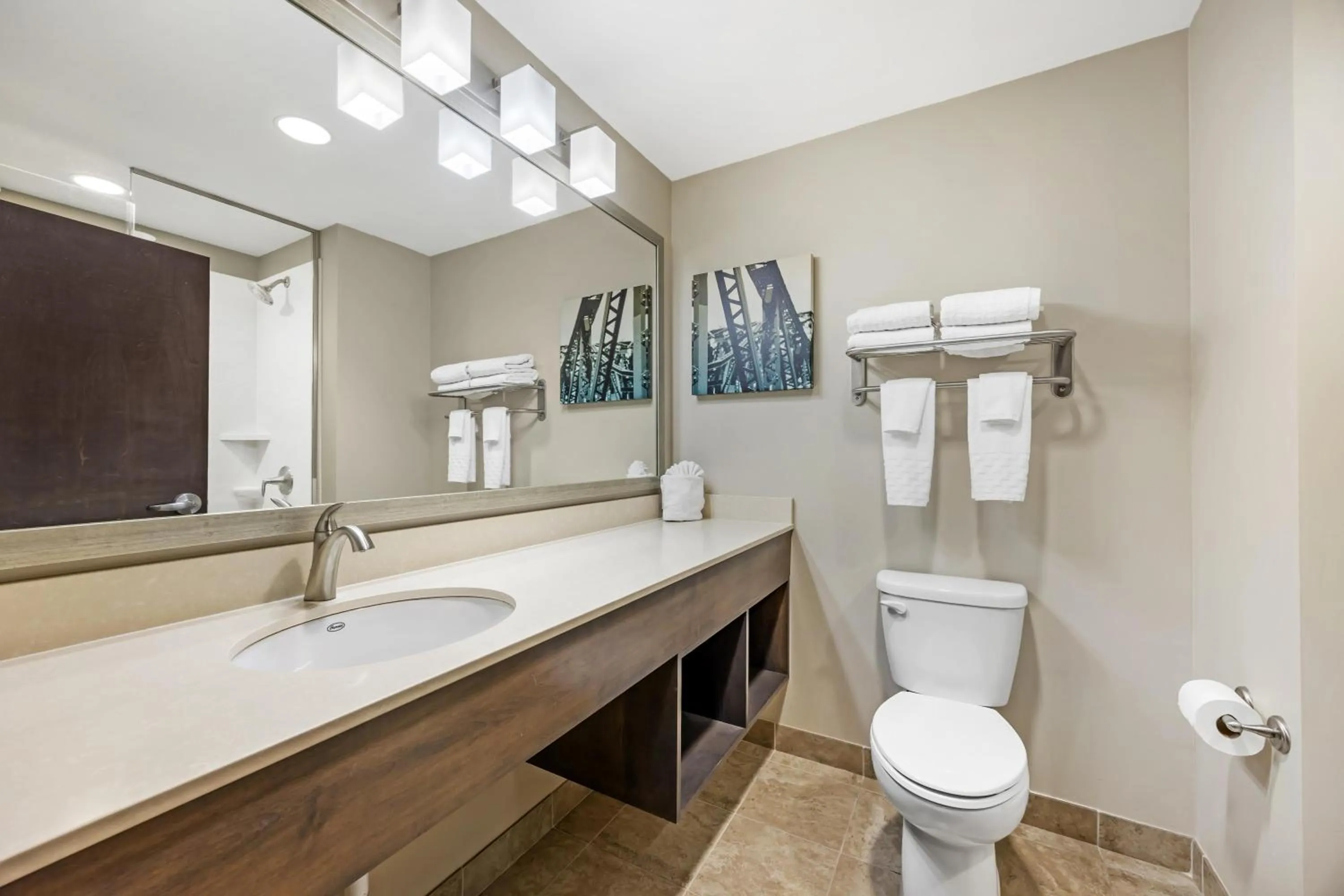 Bathroom in Best Western Plus Centralia Hotel & Suites