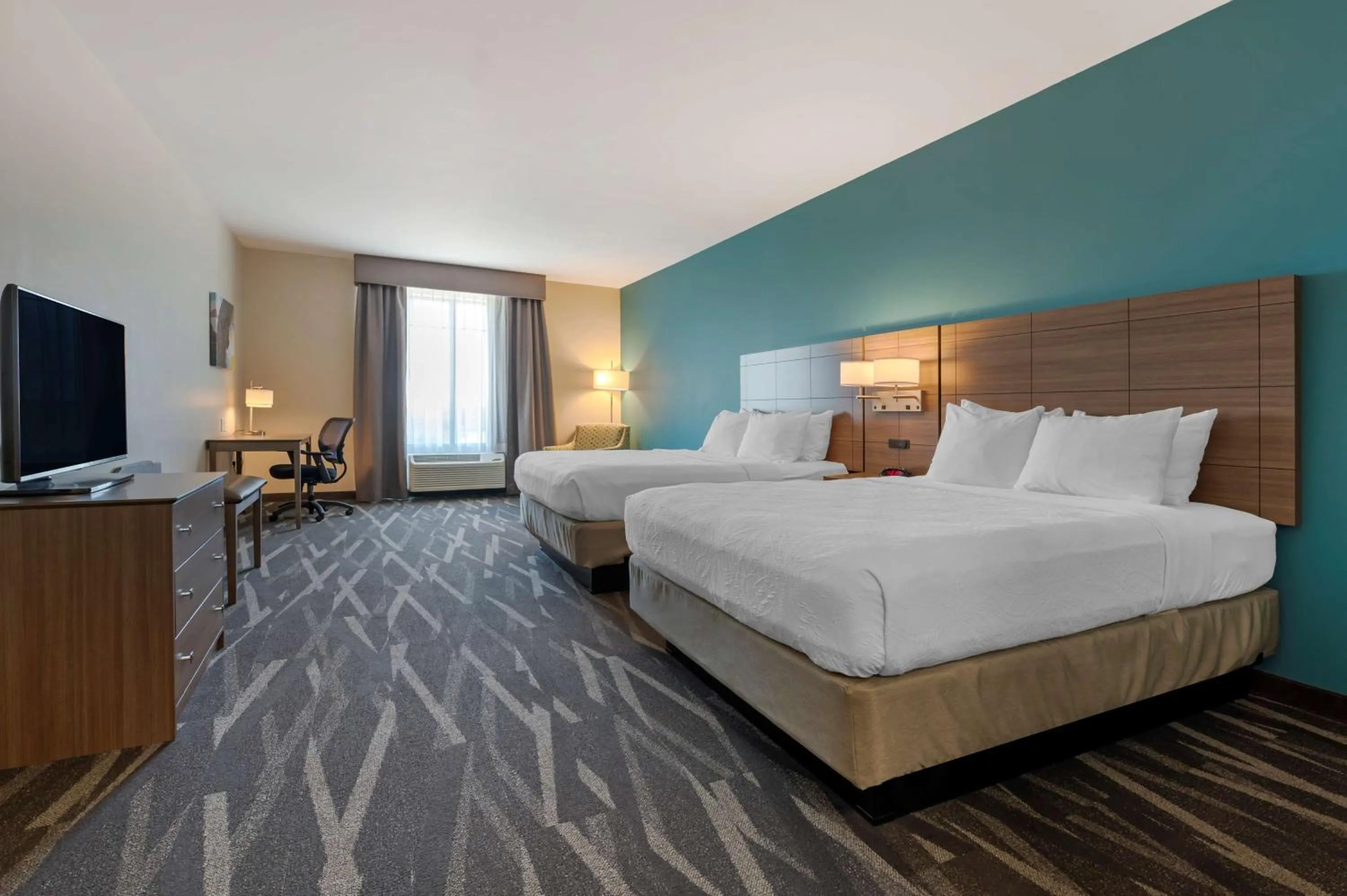 Bedroom, Bed in Best Western Plus Centralia Hotel & Suites