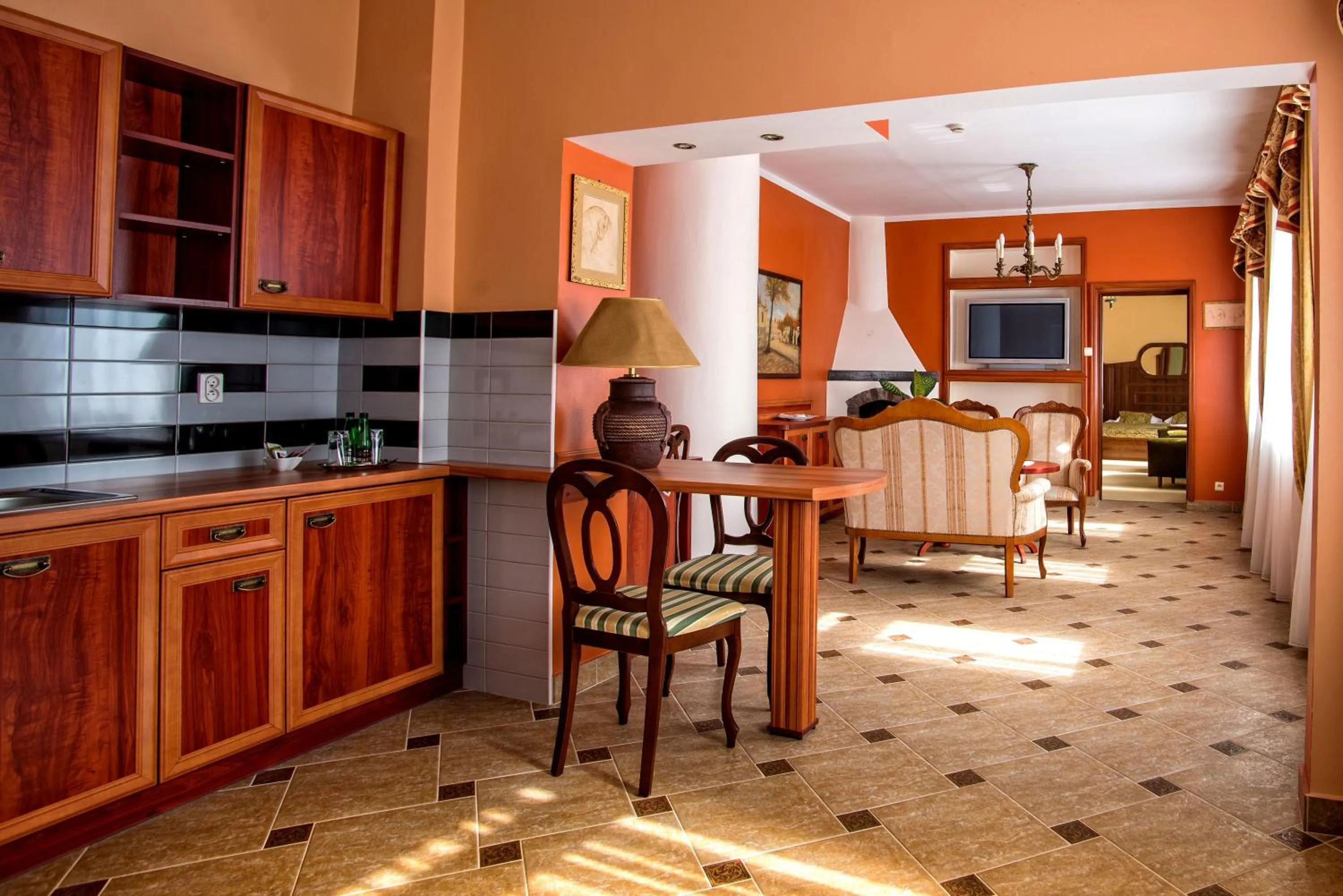 Kitchen or kitchenette in Pietrak Hotel