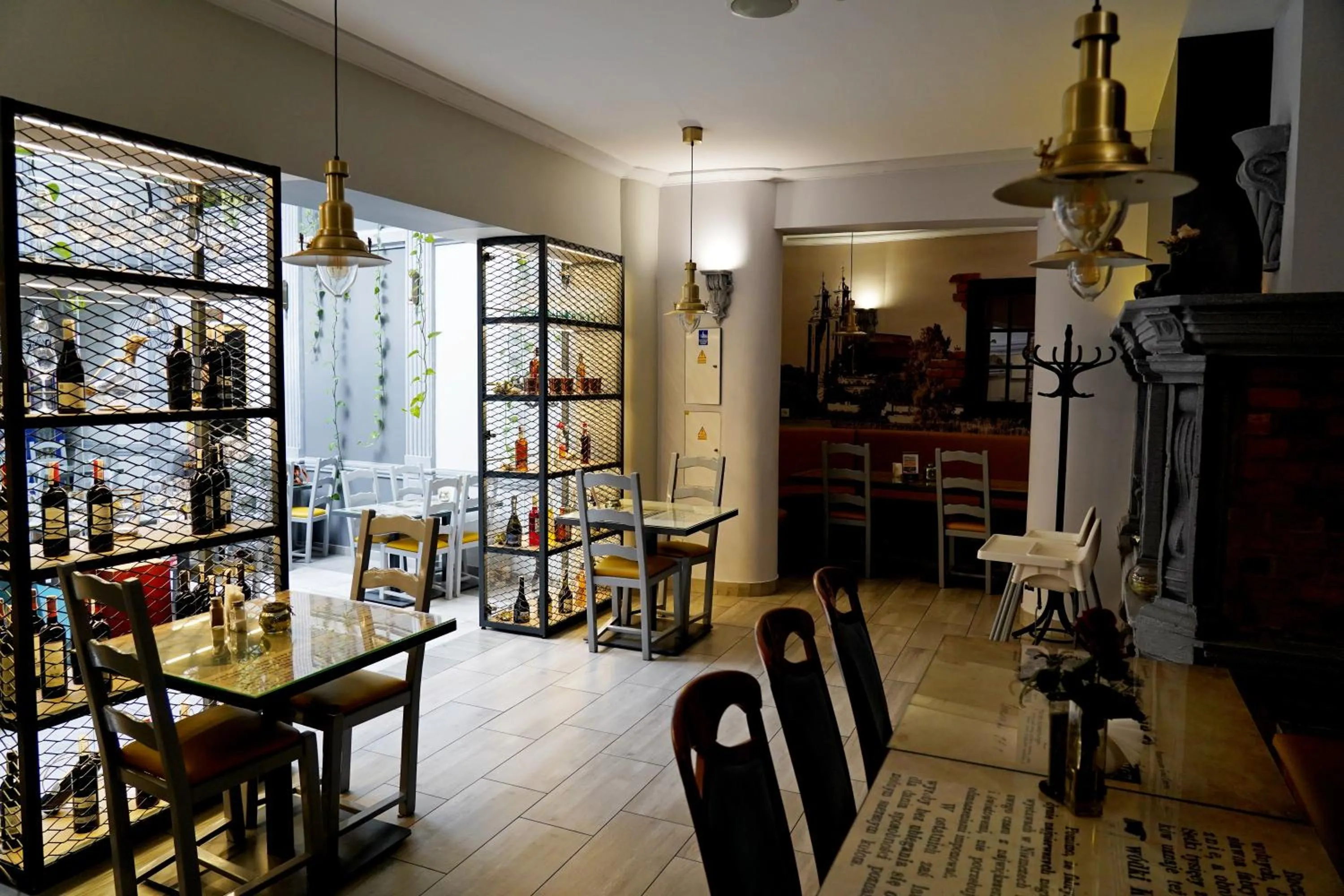 Restaurant/places to eat in Pietrak Hotel