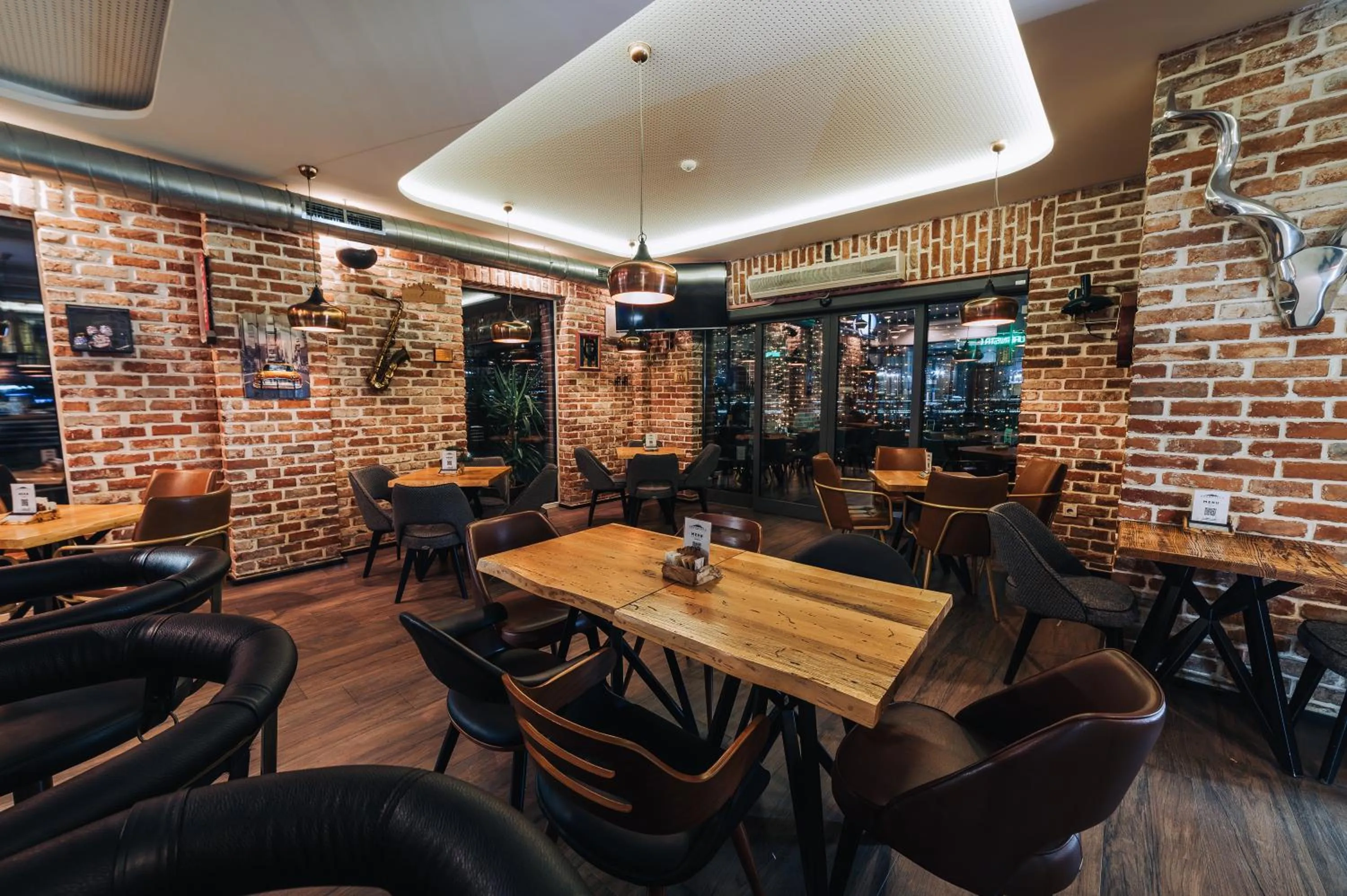 Restaurant/places to eat in Urbanista Hotel & Bar